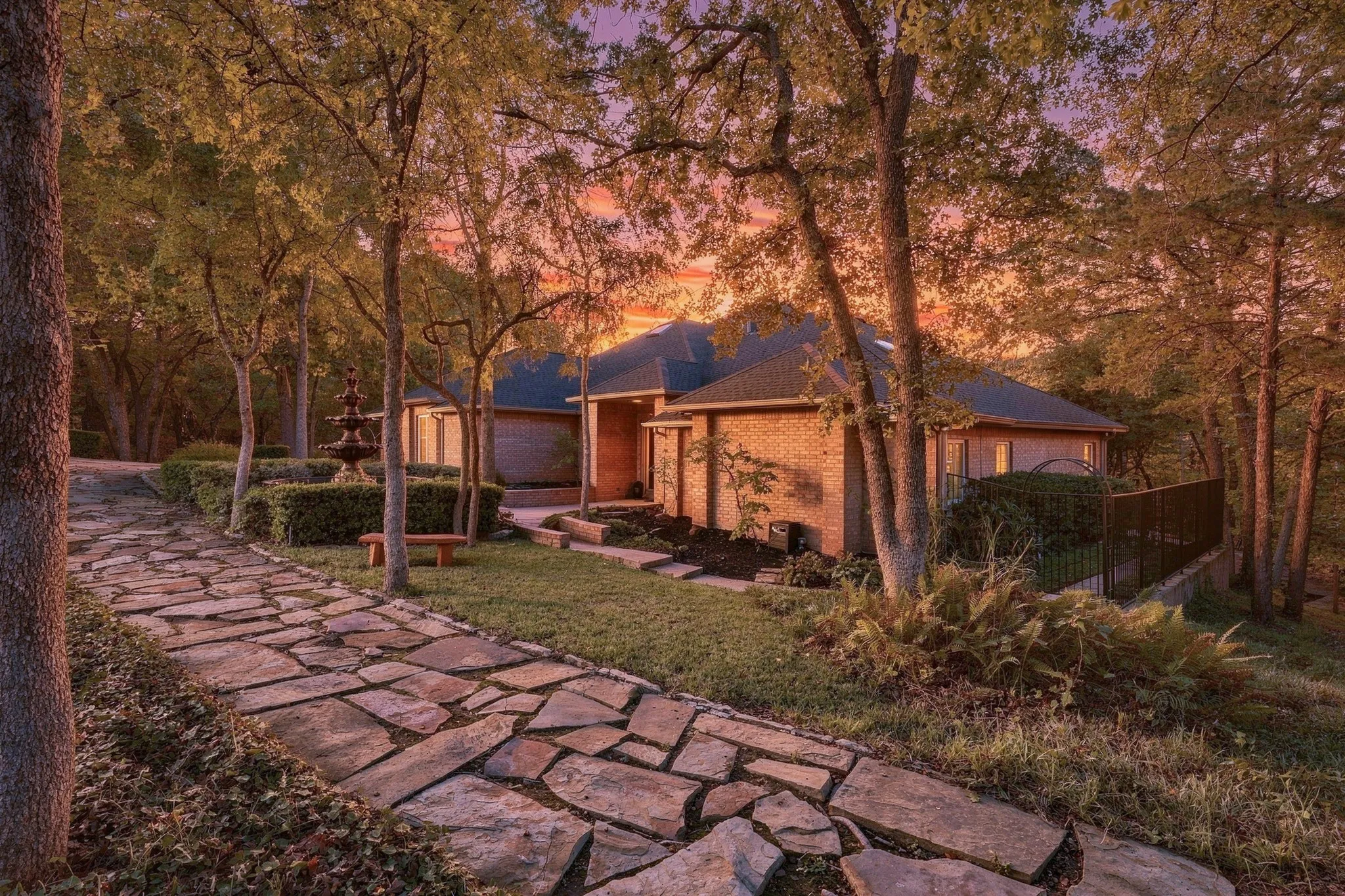 Single Family Residence For Sale in Tarrant County , 2119 N Fielder Road, Arlington, Texas 76012, 4 Bedroom, 4 Bathroom, 2 Garage spaces, 5,496 Sqft, built in 1988, mls#21404922, Real Estate Agent in Arlington, Homes For Sale in Tarrant county, Homes For Sale in Arlington, Realtor in Arlington Texas, Real Estate Brokerage Independent Realty Texas, Luminita Cordes Realtor