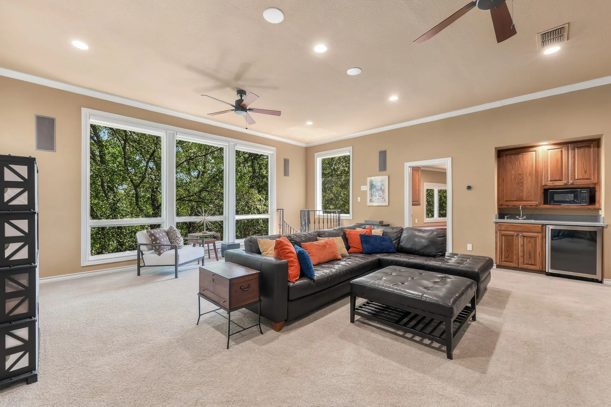 Single Family Residence For Sale in Tarrant County , 2119 N Fielder Road, Arlington, Texas 76012, 4 Bedroom, 4 Bathroom, 2 Garage spaces, 5,496 Sqft, built in 1988, mls#21404922, Real Estate Agent in Arlington, Homes For Sale in Tarrant county, Homes For Sale in Arlington, Realtor in Arlington Texas, Real Estate Brokerage Independent Realty Texas, Luminita Cordes Realtor