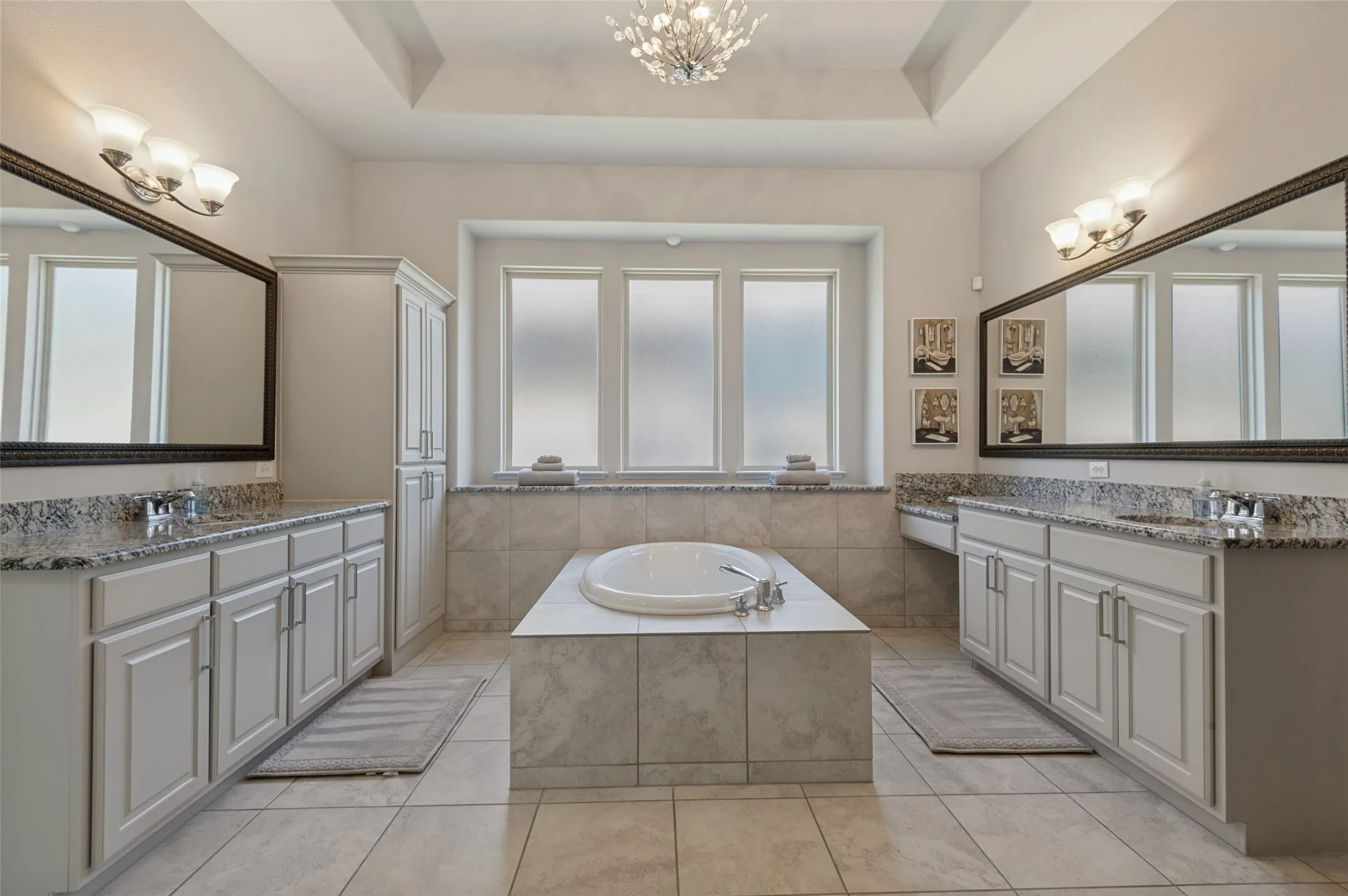 Single Family Residence For Sale in Dallas County , 6822 Historic View, Dallas, Texas 75236, 5 Bedroom, 4 Bathroom, 3 Garage spaces, 3,820 Sqft, built in 2017, mls#21409216, Real Estate Agent in Dallas, Homes For Sale in Dallas county, Homes For Sale in Dallas, Realtor in Dallas Texas, Real Estate Brokerage Independent Realty Texas, Luminita Cordes Realtor