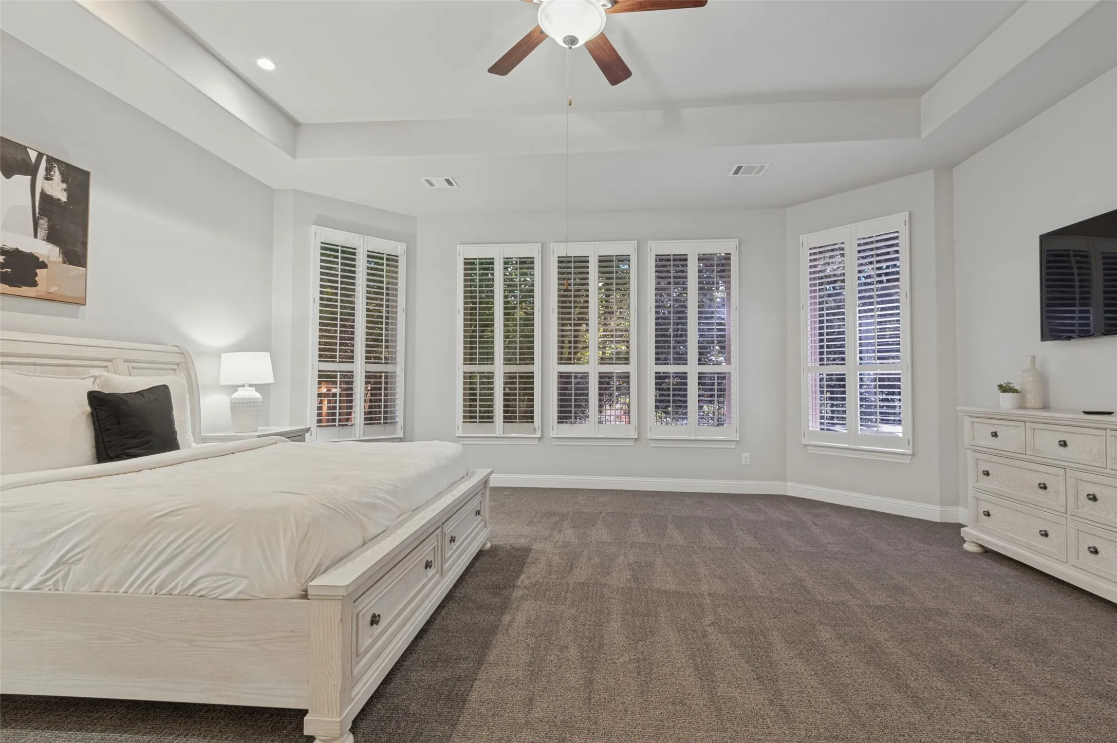 Single Family Residence For Sale in Dallas County , 6822 Historic View, Dallas, Texas 75236, 5 Bedroom, 4 Bathroom, 3 Garage spaces, 3,820 Sqft, built in 2017, mls#21409216, Real Estate Agent in Dallas, Homes For Sale in Dallas county, Homes For Sale in Dallas, Realtor in Dallas Texas, Real Estate Brokerage Independent Realty Texas, Luminita Cordes Realtor