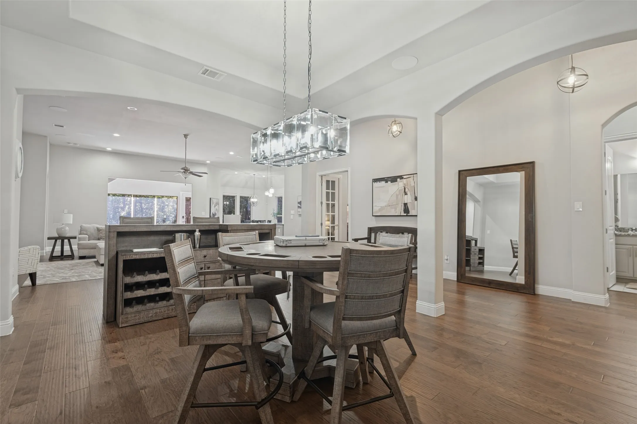 Single Family Residence For Sale in Dallas County , 6822 Historic View, Dallas, Texas 75236, 5 Bedroom, 4 Bathroom, 3 Garage spaces, 3,820 Sqft, built in 2017, mls#21409216, Real Estate Agent in Dallas, Homes For Sale in Dallas county, Homes For Sale in Dallas, Realtor in Dallas Texas, Real Estate Brokerage Independent Realty Texas, Luminita Cordes Realtor