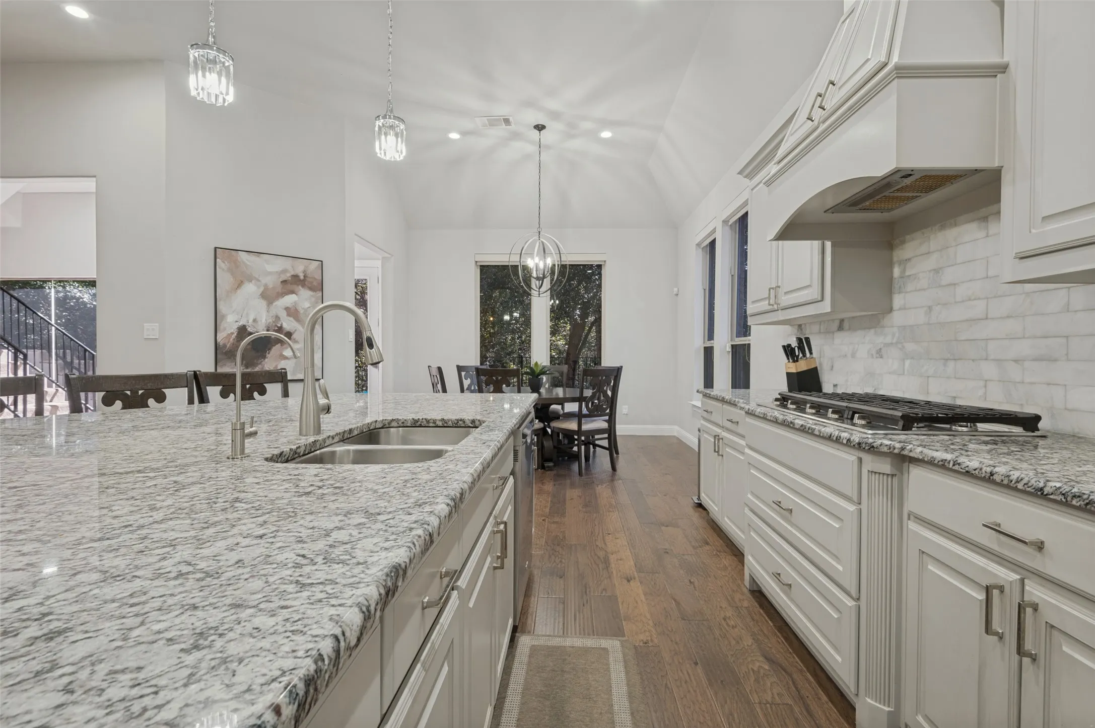 Single Family Residence For Sale in Dallas County , 6822 Historic View, Dallas, Texas 75236, 5 Bedroom, 4 Bathroom, 3 Garage spaces, 3,820 Sqft, built in 2017, mls#21409216, Real Estate Agent in Dallas, Homes For Sale in Dallas county, Homes For Sale in Dallas, Realtor in Dallas Texas, Real Estate Brokerage Independent Realty Texas, Luminita Cordes Realtor
