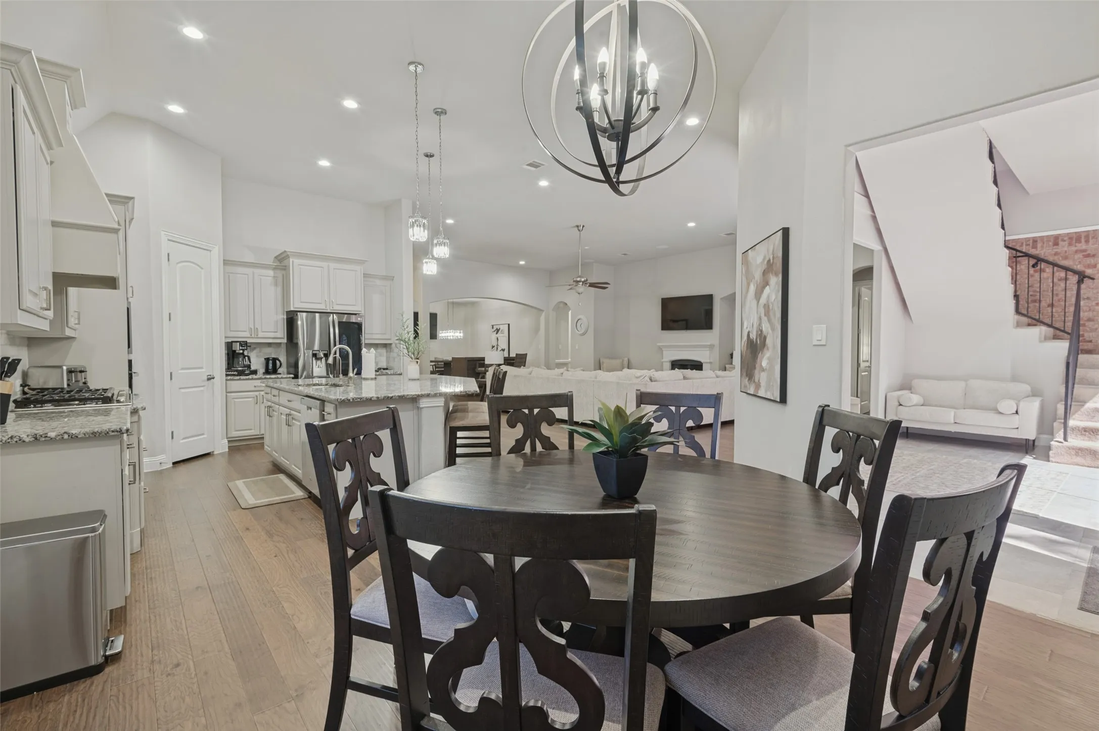 Single Family Residence For Sale in Dallas County , 6822 Historic View, Dallas, Texas 75236, 5 Bedroom, 4 Bathroom, 3 Garage spaces, 3,820 Sqft, built in 2017, mls#21409216, Real Estate Agent in Dallas, Homes For Sale in Dallas county, Homes For Sale in Dallas, Realtor in Dallas Texas, Real Estate Brokerage Independent Realty Texas, Luminita Cordes Realtor