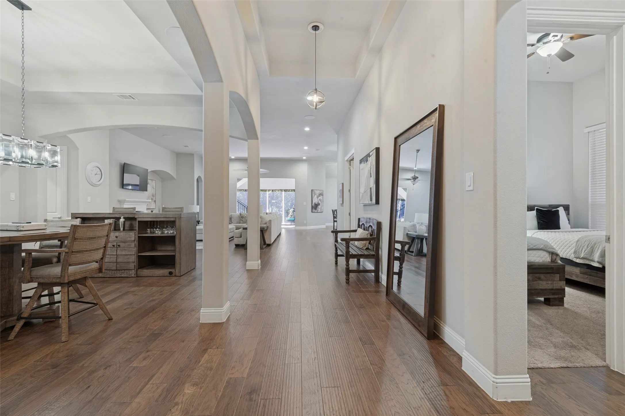 Single Family Residence For Sale in Dallas County , 6822 Historic View, Dallas, Texas 75236, 5 Bedroom, 4 Bathroom, 3 Garage spaces, 3,820 Sqft, built in 2017, mls#21409216, Real Estate Agent in Dallas, Homes For Sale in Dallas county, Homes For Sale in Dallas, Realtor in Dallas Texas, Real Estate Brokerage Independent Realty Texas, Luminita Cordes Realtor