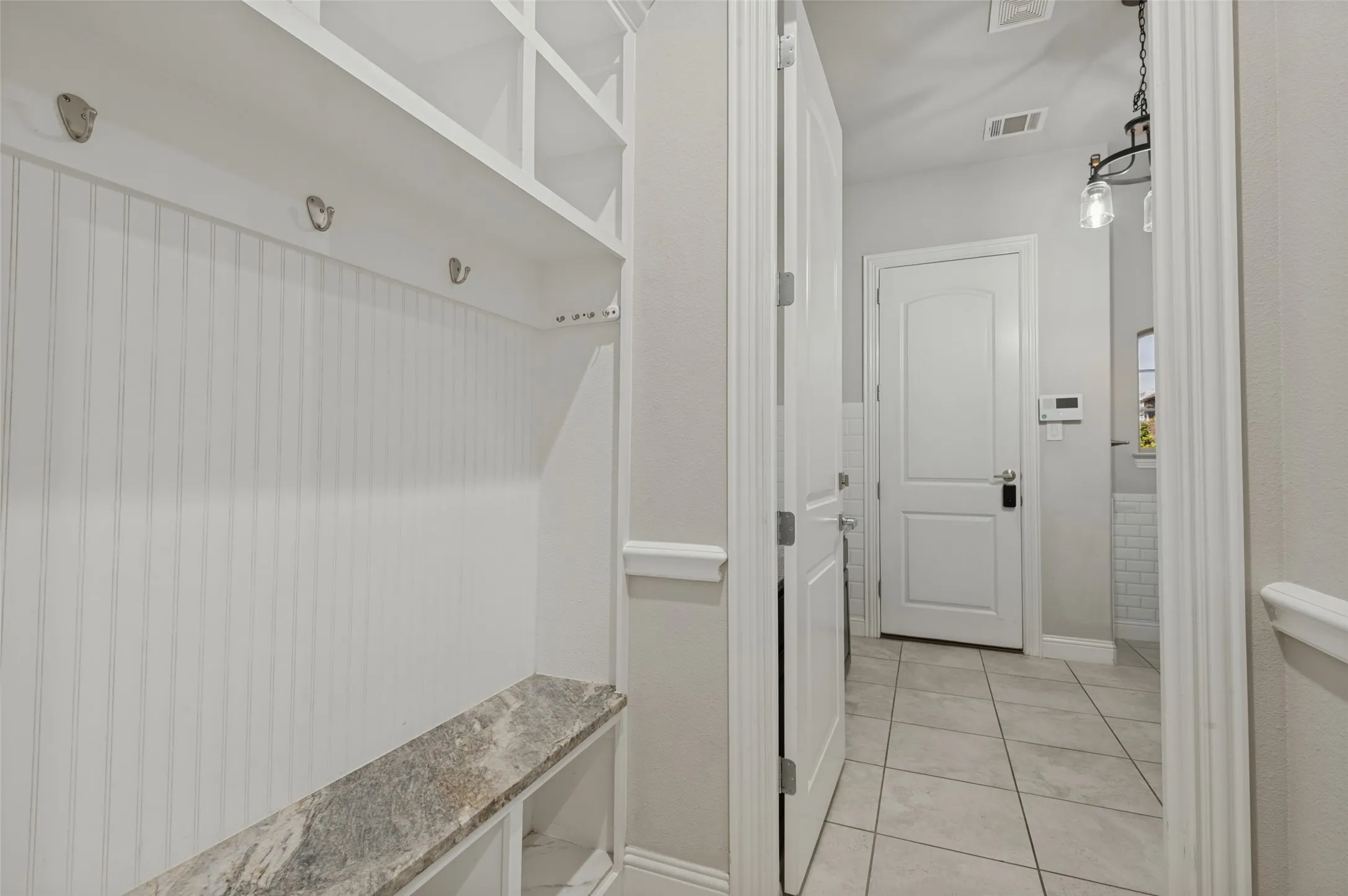 Single Family Residence For Sale in Dallas County , 6822 Historic View, Dallas, Texas 75236, 5 Bedroom, 4 Bathroom, 3 Garage spaces, 3,820 Sqft, built in 2017, mls#21409216, Real Estate Agent in Dallas, Homes For Sale in Dallas county, Homes For Sale in Dallas, Realtor in Dallas Texas, Real Estate Brokerage Independent Realty Texas, Luminita Cordes Realtor