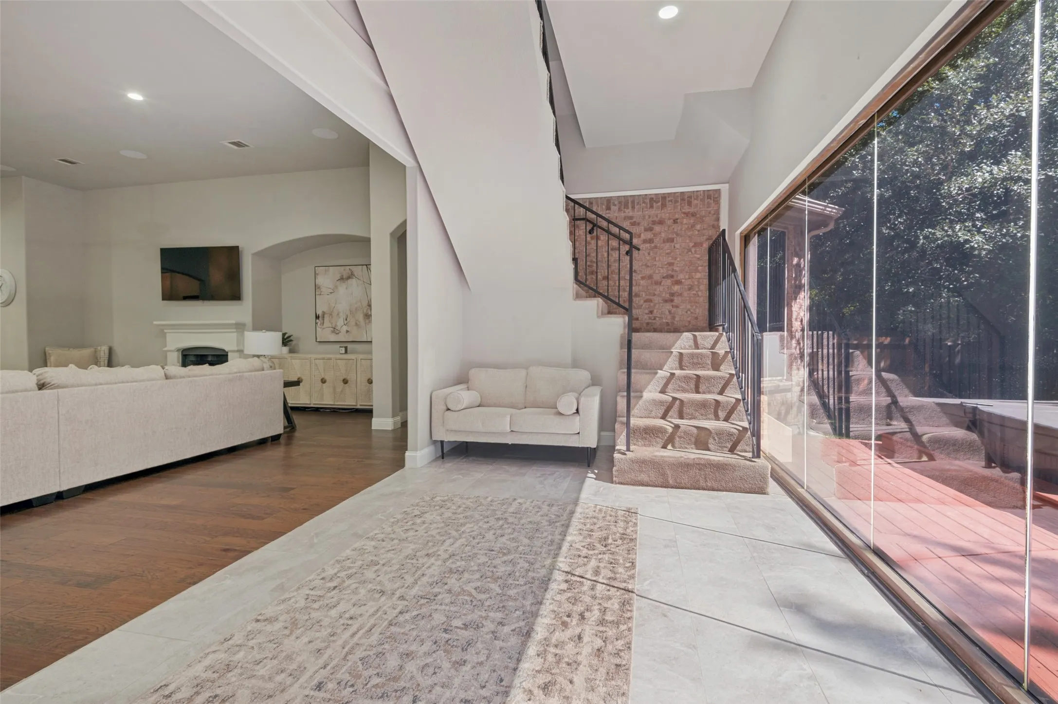 Single Family Residence For Sale in Dallas County , 6822 Historic View, Dallas, Texas 75236, 5 Bedroom, 4 Bathroom, 3 Garage spaces, 3,820 Sqft, built in 2017, mls#21409216, Real Estate Agent in Dallas, Homes For Sale in Dallas county, Homes For Sale in Dallas, Realtor in Dallas Texas, Real Estate Brokerage Independent Realty Texas, Luminita Cordes Realtor