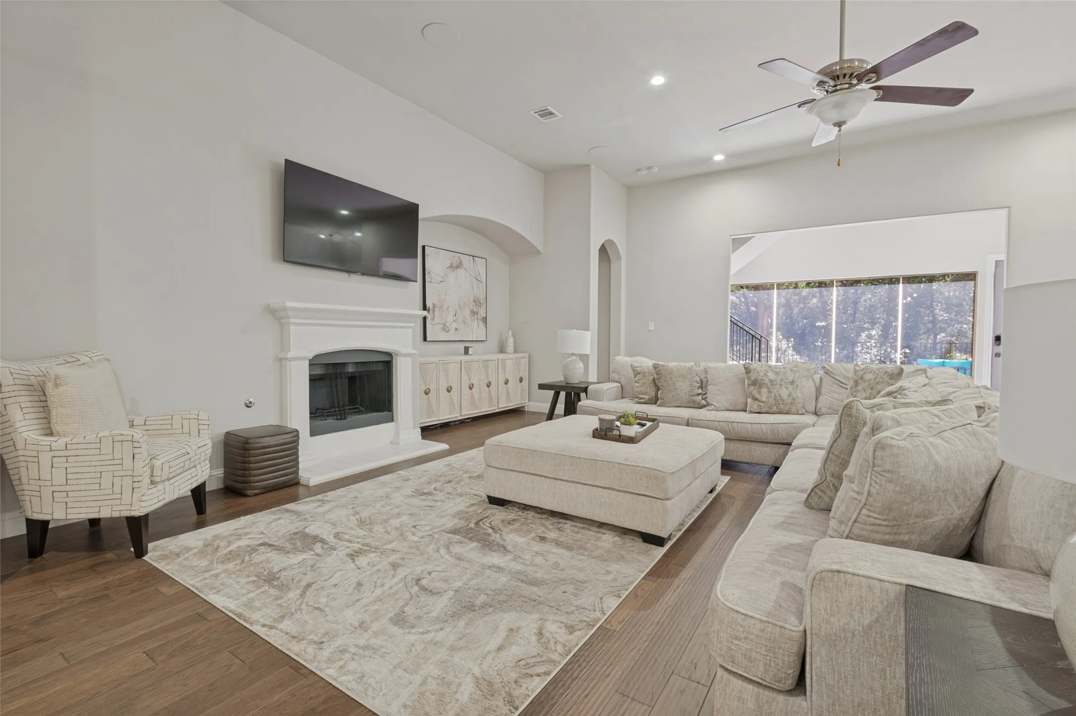 Single Family Residence For Sale in Dallas County , 6822 Historic View, Dallas, Texas 75236, 5 Bedroom, 4 Bathroom, 3 Garage spaces, 3,820 Sqft, built in 2017, mls#21409216, Real Estate Agent in Dallas, Homes For Sale in Dallas county, Homes For Sale in Dallas, Realtor in Dallas Texas, Real Estate Brokerage Independent Realty Texas, Luminita Cordes Realtor