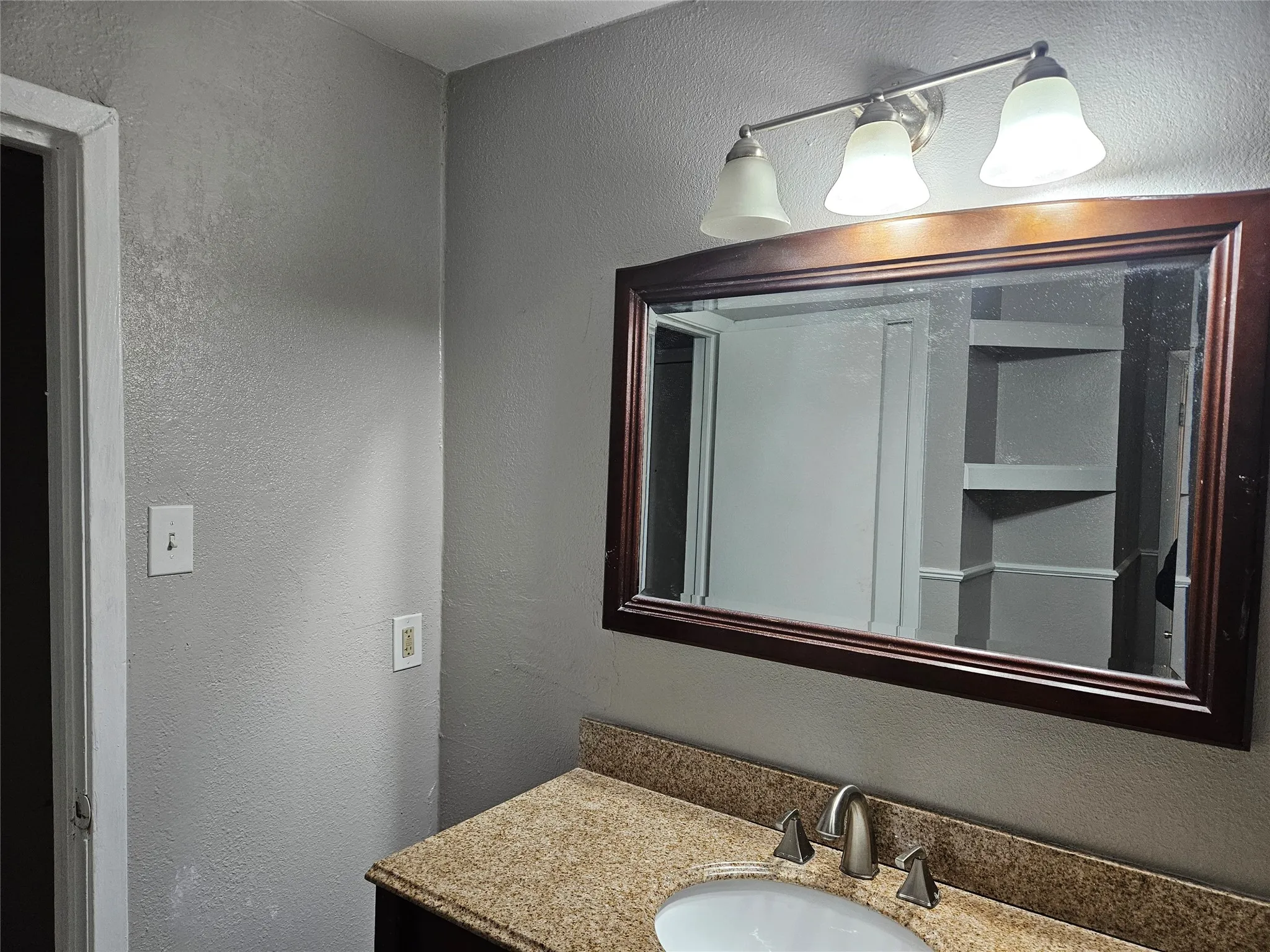 Single Family Residence For Rent in Denton County , 1825 Chisolm Trail, Lewisville, Texas 75077, 4 Bedroom, 2 Bathroom, 2 Garage spaces, 1,752 Sqft, built in 1978, mls#21410008, Real Estate Agent in Lewisville, Homes For Rent in Denton county, Homes For Rent in Lewisville, Realtor in Lewisville Texas, Real Estate Brokerage Independent Realty Texas, Luminita Cordes Realtor