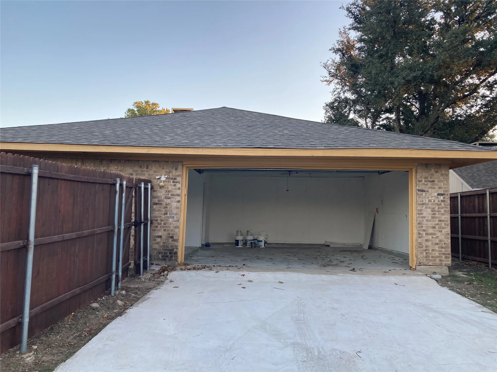 Single Family Residence For Rent in Denton County , 1825 Chisolm Trail, Lewisville, Texas 75077, 4 Bedroom, 2 Bathroom, 2 Garage spaces, 1,752 Sqft, built in 1978, mls#21410008, Real Estate Agent in Lewisville, Homes For Rent in Denton county, Homes For Rent in Lewisville, Realtor in Lewisville Texas, Real Estate Brokerage Independent Realty Texas, Luminita Cordes Realtor