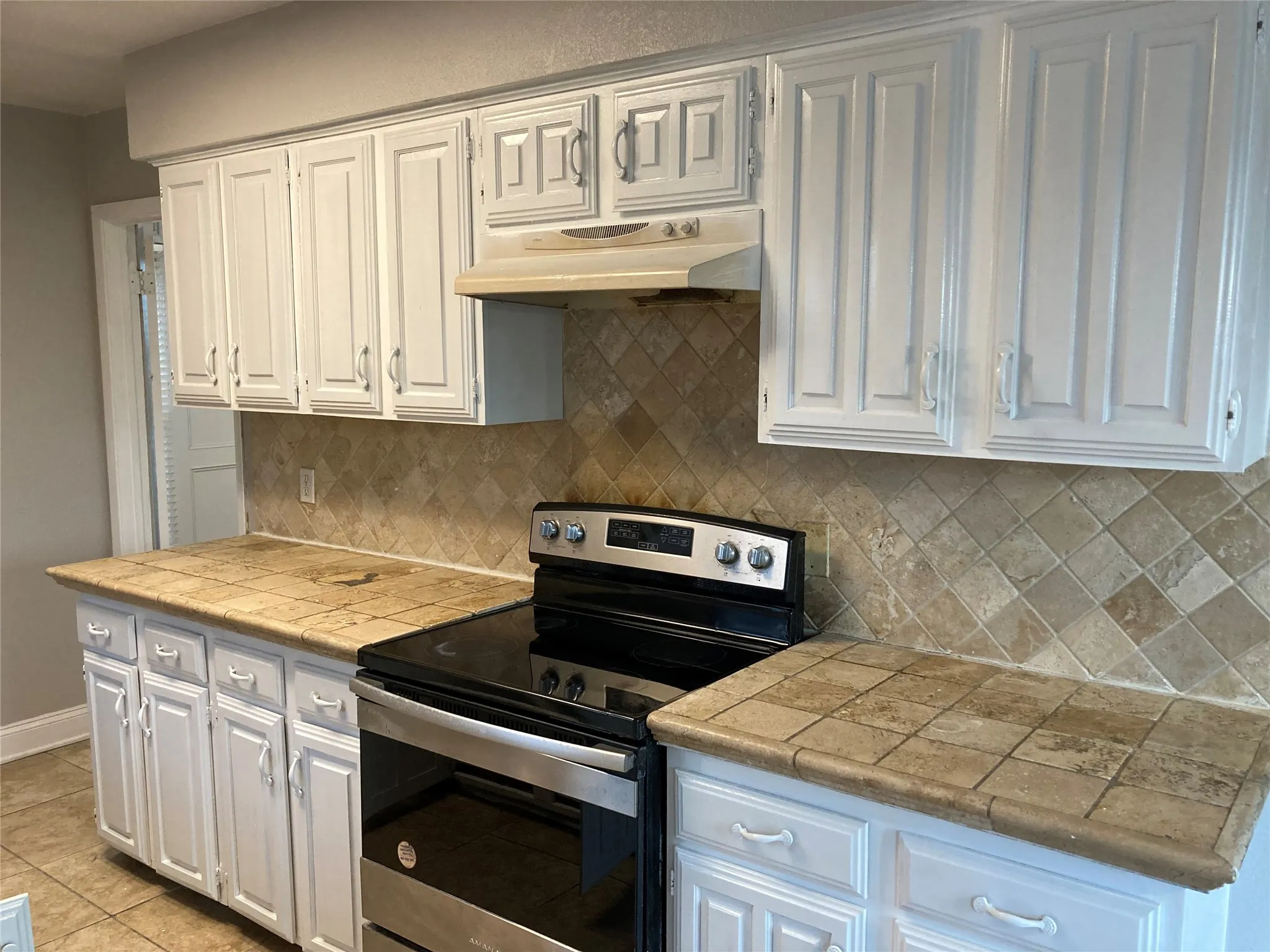 Single Family Residence For Rent in Denton County , 1825 Chisolm Trail, Lewisville, Texas 75077, 4 Bedroom, 2 Bathroom, 2 Garage spaces, 1,752 Sqft, built in 1978, mls#21410008, Real Estate Agent in Lewisville, Homes For Rent in Denton county, Homes For Rent in Lewisville, Realtor in Lewisville Texas, Real Estate Brokerage Independent Realty Texas, Luminita Cordes Realtor