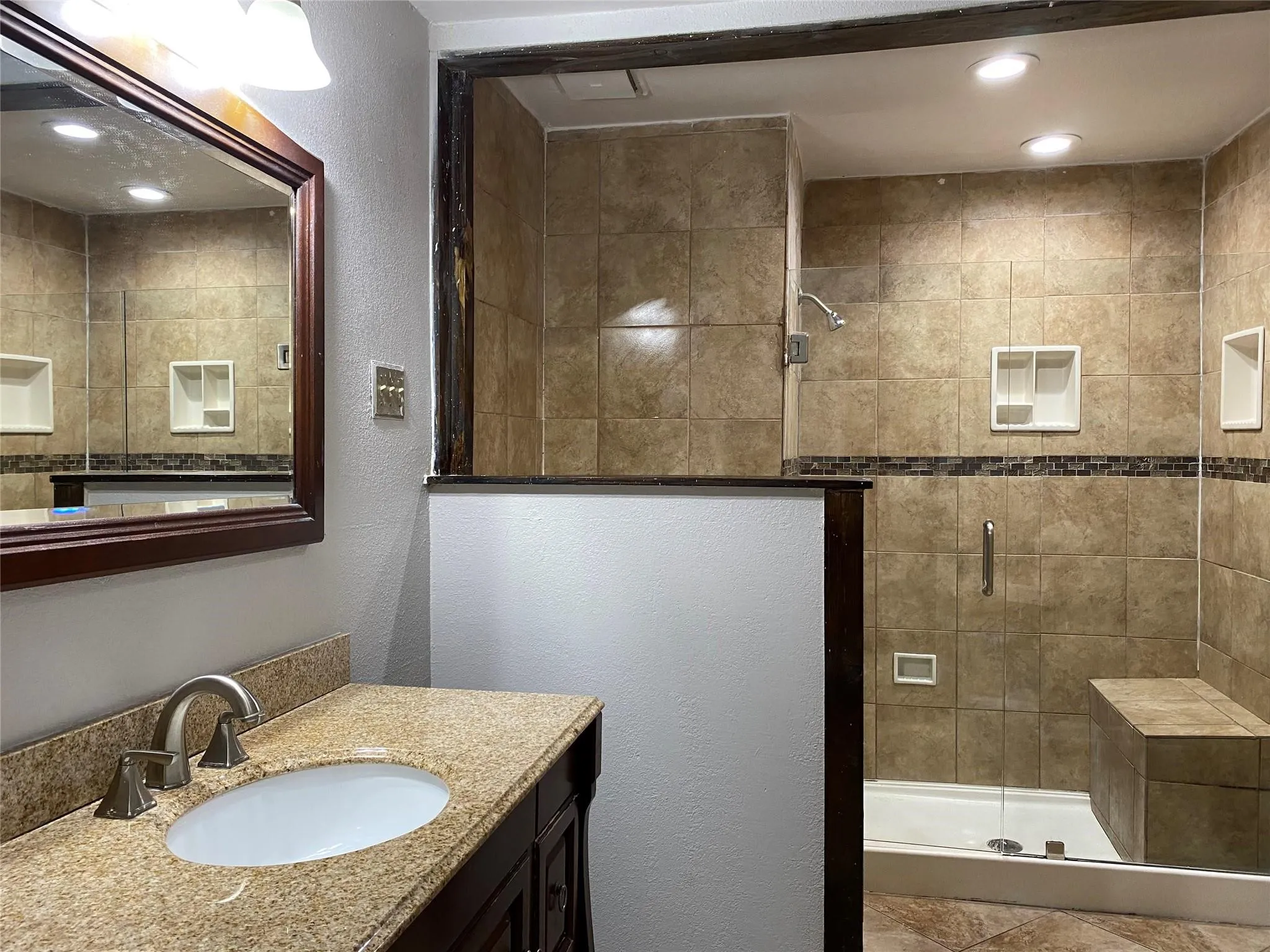 Single Family Residence For Rent in Denton County , 1825 Chisolm Trail, Lewisville, Texas 75077, 4 Bedroom, 2 Bathroom, 2 Garage spaces, 1,752 Sqft, built in 1978, mls#21410008, Real Estate Agent in Lewisville, Homes For Rent in Denton county, Homes For Rent in Lewisville, Realtor in Lewisville Texas, Real Estate Brokerage Independent Realty Texas, Luminita Cordes Realtor