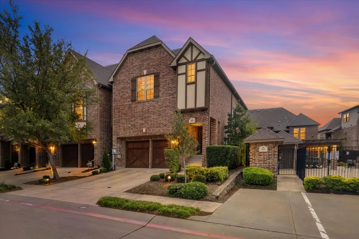 Twilight Front view