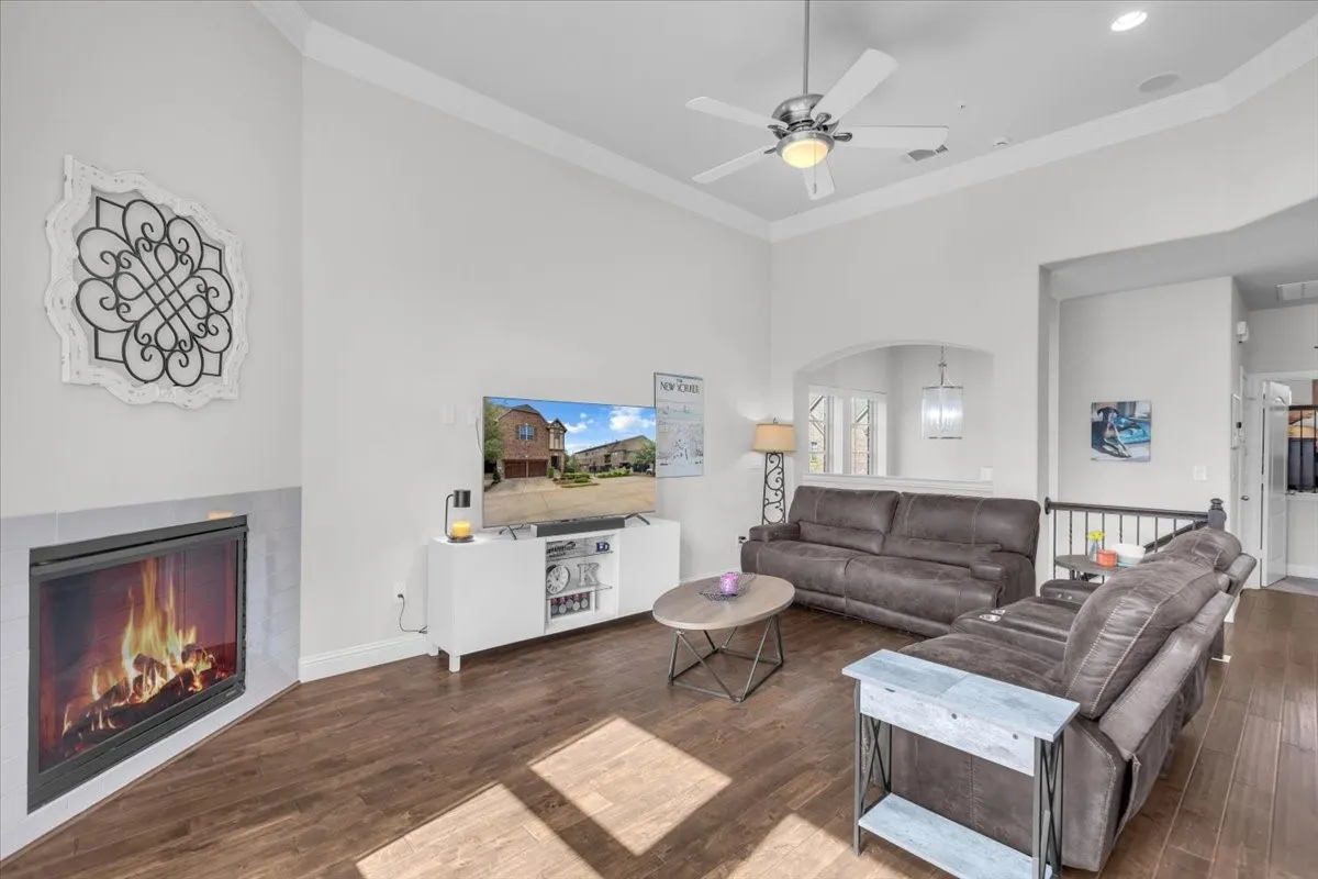 Open Living room to kitchen and dining area