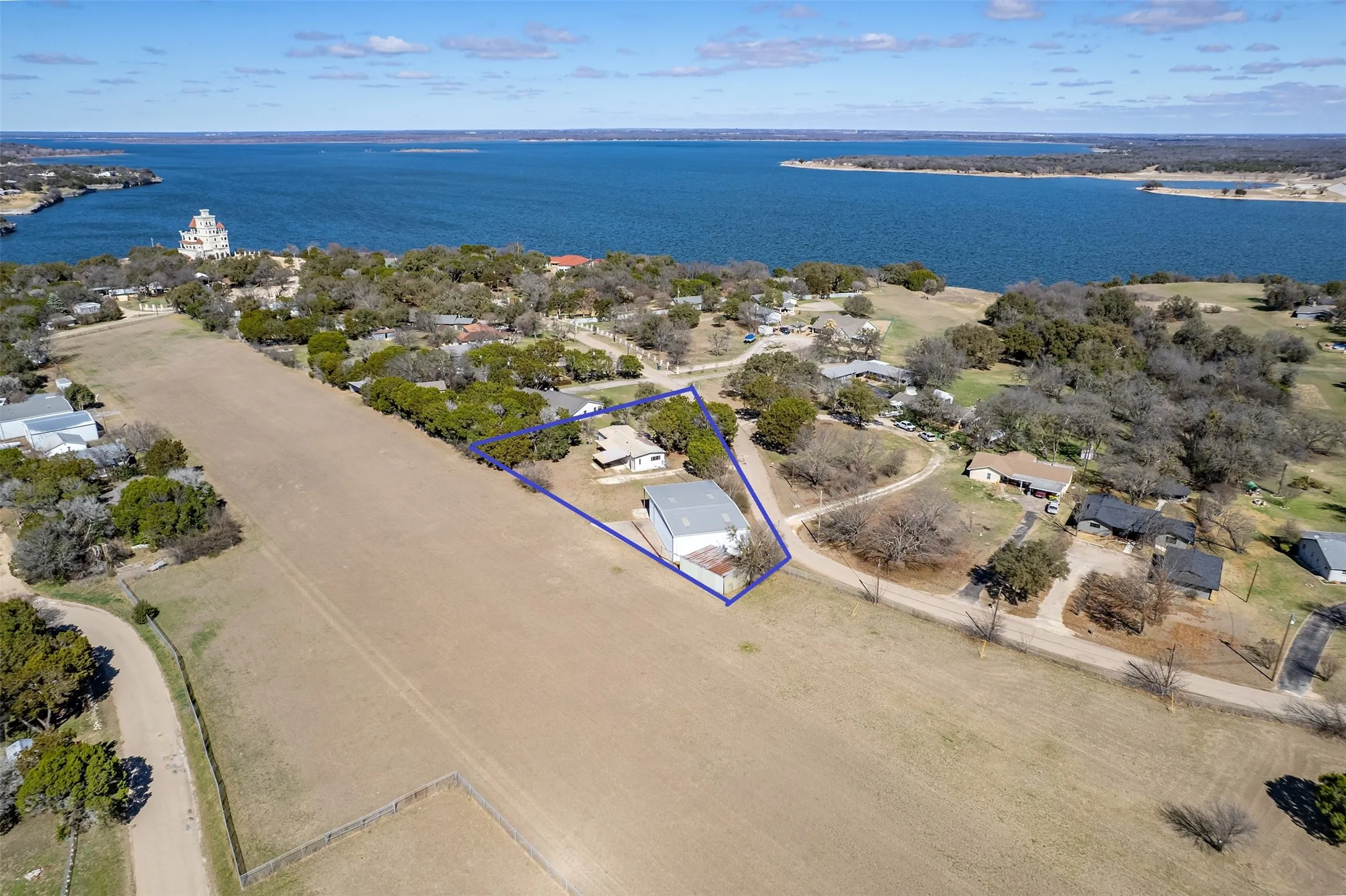 Manufactured Home For Sale in Bosque County , 470 County road 1812, Clifton, Texas 76634, 3 Bedroom, 2 Bathroom, 2 Garage spaces, 1,584 Sqft, built in 1973, mls#21409686, Real Estate Agent in Clifton, Homes For Sale in Bosque county, Homes For Sale in Clifton, Realtor in Clifton Texas, Real Estate Brokerage Independent Realty Texas, Luminita Cordes Realtor