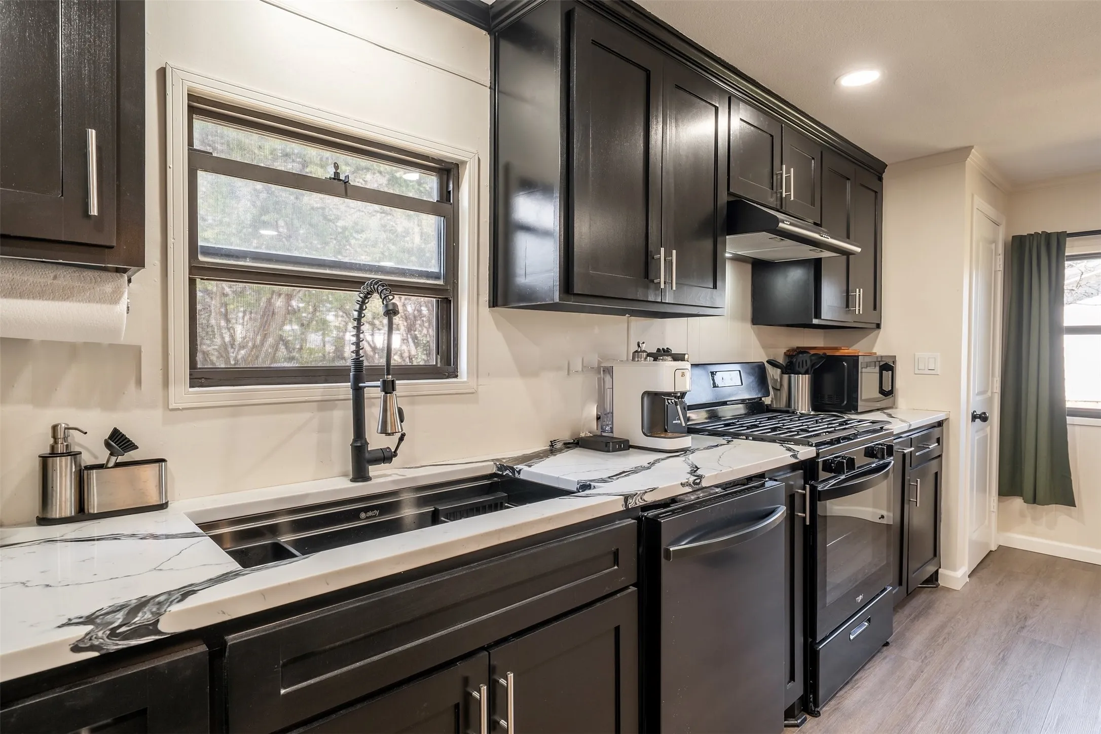 Manufactured Home For Sale in Bosque County , 470 County road 1812, Clifton, Texas 76634, 3 Bedroom, 2 Bathroom, 2 Garage spaces, 1,584 Sqft, built in 1973, mls#21409686, Real Estate Agent in Clifton, Homes For Sale in Bosque county, Homes For Sale in Clifton, Realtor in Clifton Texas, Real Estate Brokerage Independent Realty Texas, Luminita Cordes Realtor