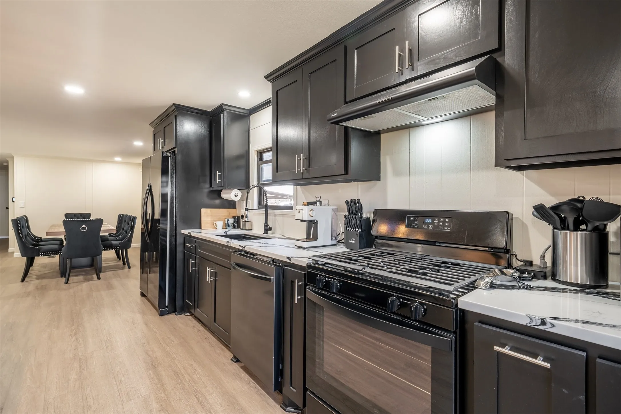Manufactured Home For Sale in Bosque County , 470 County road 1812, Clifton, Texas 76634, 3 Bedroom, 2 Bathroom, 2 Garage spaces, 1,584 Sqft, built in 1973, mls#21409686, Real Estate Agent in Clifton, Homes For Sale in Bosque county, Homes For Sale in Clifton, Realtor in Clifton Texas, Real Estate Brokerage Independent Realty Texas, Luminita Cordes Realtor