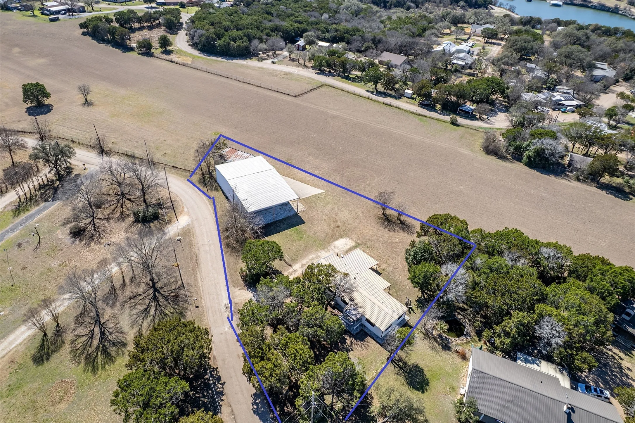 Manufactured Home For Sale in Bosque County , 470 County road 1812, Clifton, Texas 76634, 3 Bedroom, 2 Bathroom, 2 Garage spaces, 1,584 Sqft, built in 1973, mls#21409686, Real Estate Agent in Clifton, Homes For Sale in Bosque county, Homes For Sale in Clifton, Realtor in Clifton Texas, Real Estate Brokerage Independent Realty Texas, Luminita Cordes Realtor