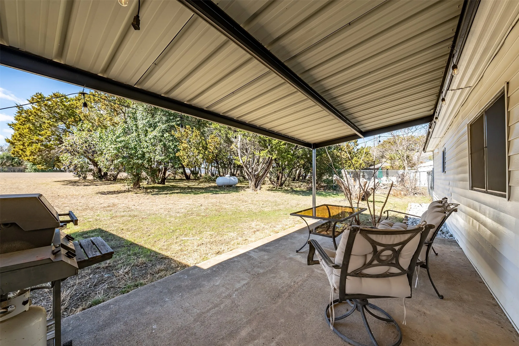 Manufactured Home For Sale in Bosque County , 470 County road 1812, Clifton, Texas 76634, 3 Bedroom, 2 Bathroom, 2 Garage spaces, 1,584 Sqft, built in 1973, mls#21409686, Real Estate Agent in Clifton, Homes For Sale in Bosque county, Homes For Sale in Clifton, Realtor in Clifton Texas, Real Estate Brokerage Independent Realty Texas, Luminita Cordes Realtor