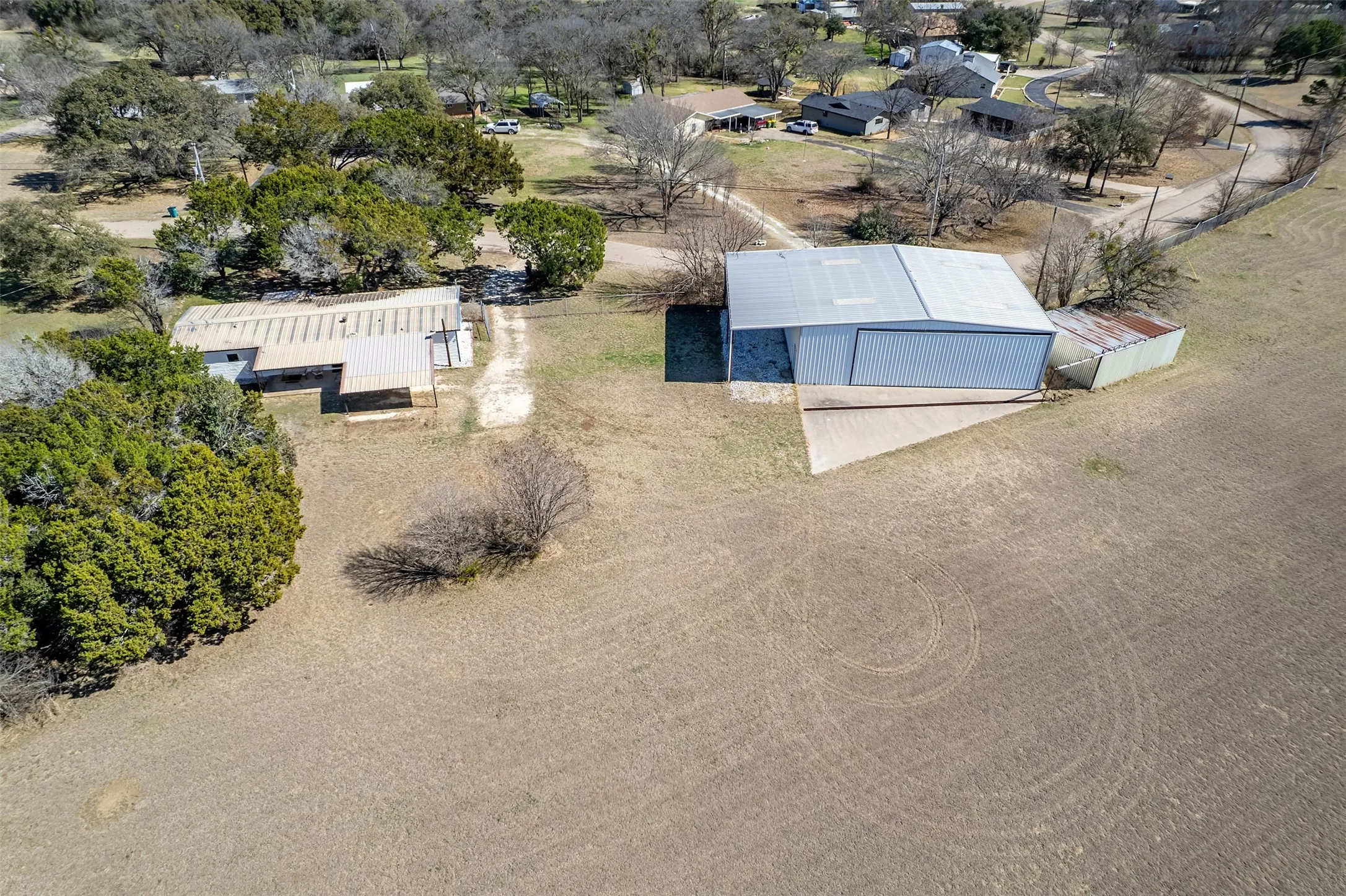 Manufactured Home For Sale in Bosque County , 470 County road 1812, Clifton, Texas 76634, 3 Bedroom, 2 Bathroom, 2 Garage spaces, 1,584 Sqft, built in 1973, mls#21409686, Real Estate Agent in Clifton, Homes For Sale in Bosque county, Homes For Sale in Clifton, Realtor in Clifton Texas, Real Estate Brokerage Independent Realty Texas, Luminita Cordes Realtor