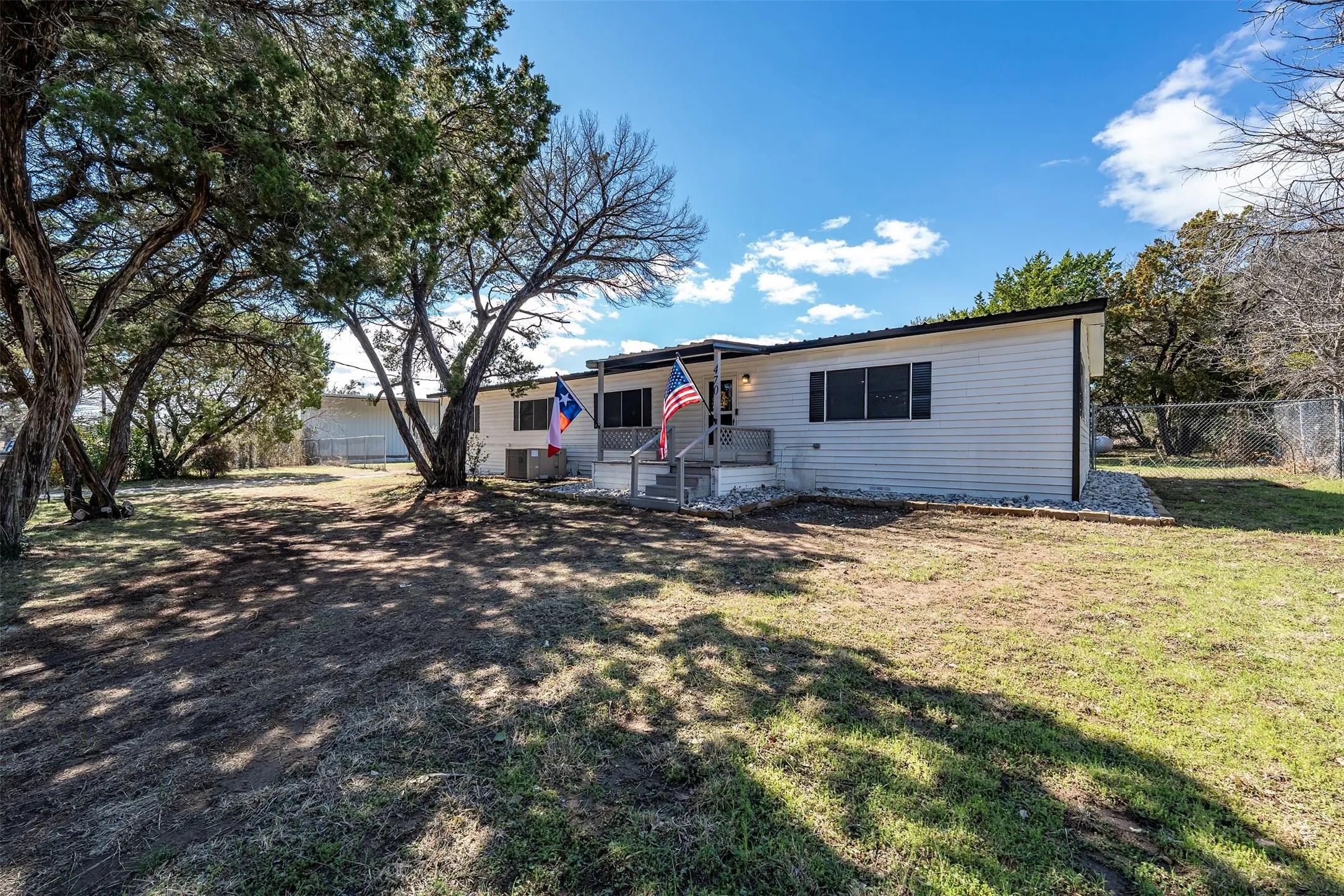 Manufactured Home For Sale in Bosque County , 470 County road 1812, Clifton, Texas 76634, 3 Bedroom, 2 Bathroom, 2 Garage spaces, 1,584 Sqft, built in 1973, mls#21409686, Real Estate Agent in Clifton, Homes For Sale in Bosque county, Homes For Sale in Clifton, Realtor in Clifton Texas, Real Estate Brokerage Independent Realty Texas, Luminita Cordes Realtor