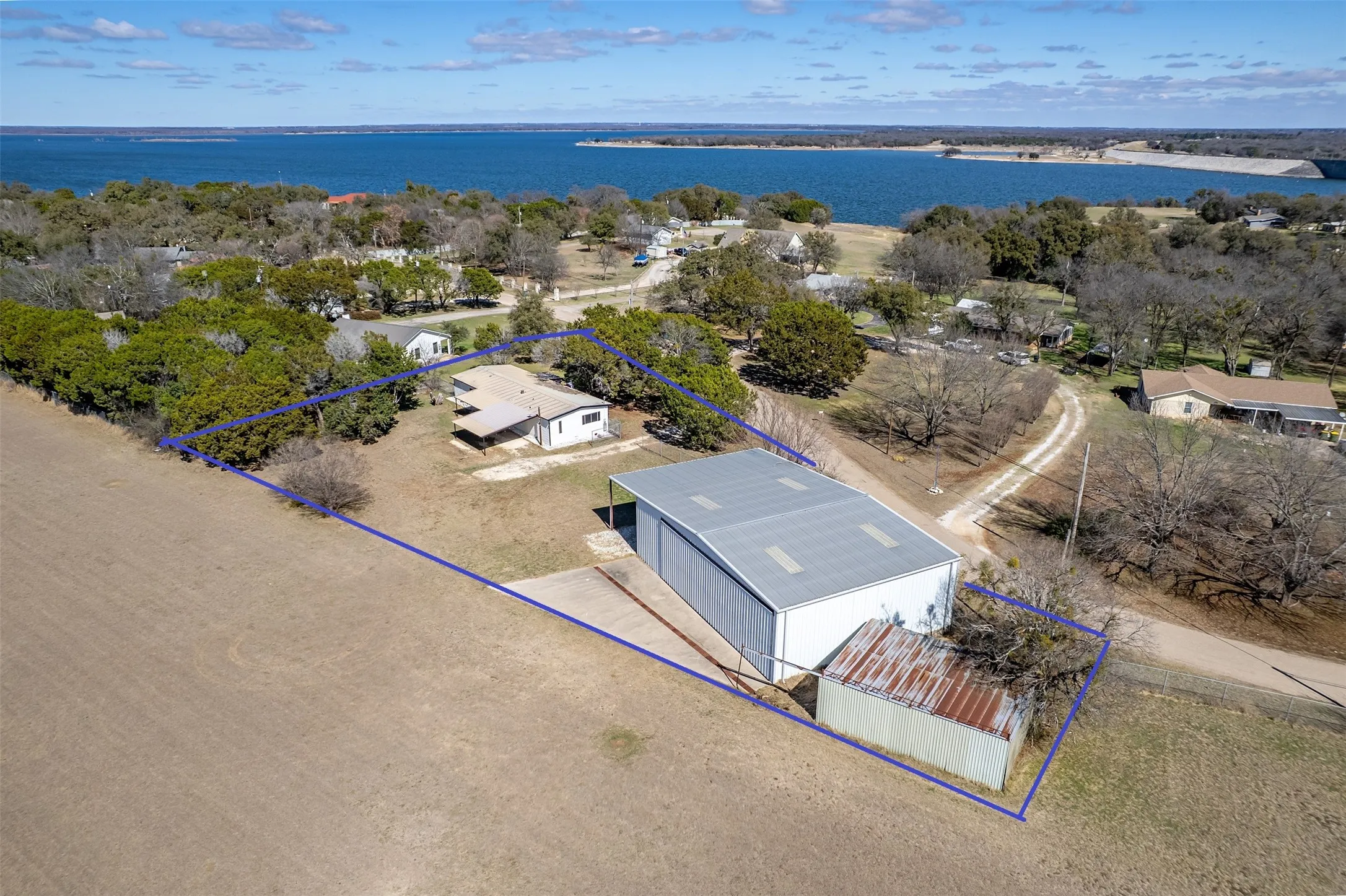 Manufactured Home For Sale in Bosque County , 470 County road 1812, Clifton, Texas 76634, 3 Bedroom, 2 Bathroom, 2 Garage spaces, 1,584 Sqft, built in 1973, mls#21409686, Real Estate Agent in Clifton, Homes For Sale in Bosque county, Homes For Sale in Clifton, Realtor in Clifton Texas, Real Estate Brokerage Independent Realty Texas, Luminita Cordes Realtor