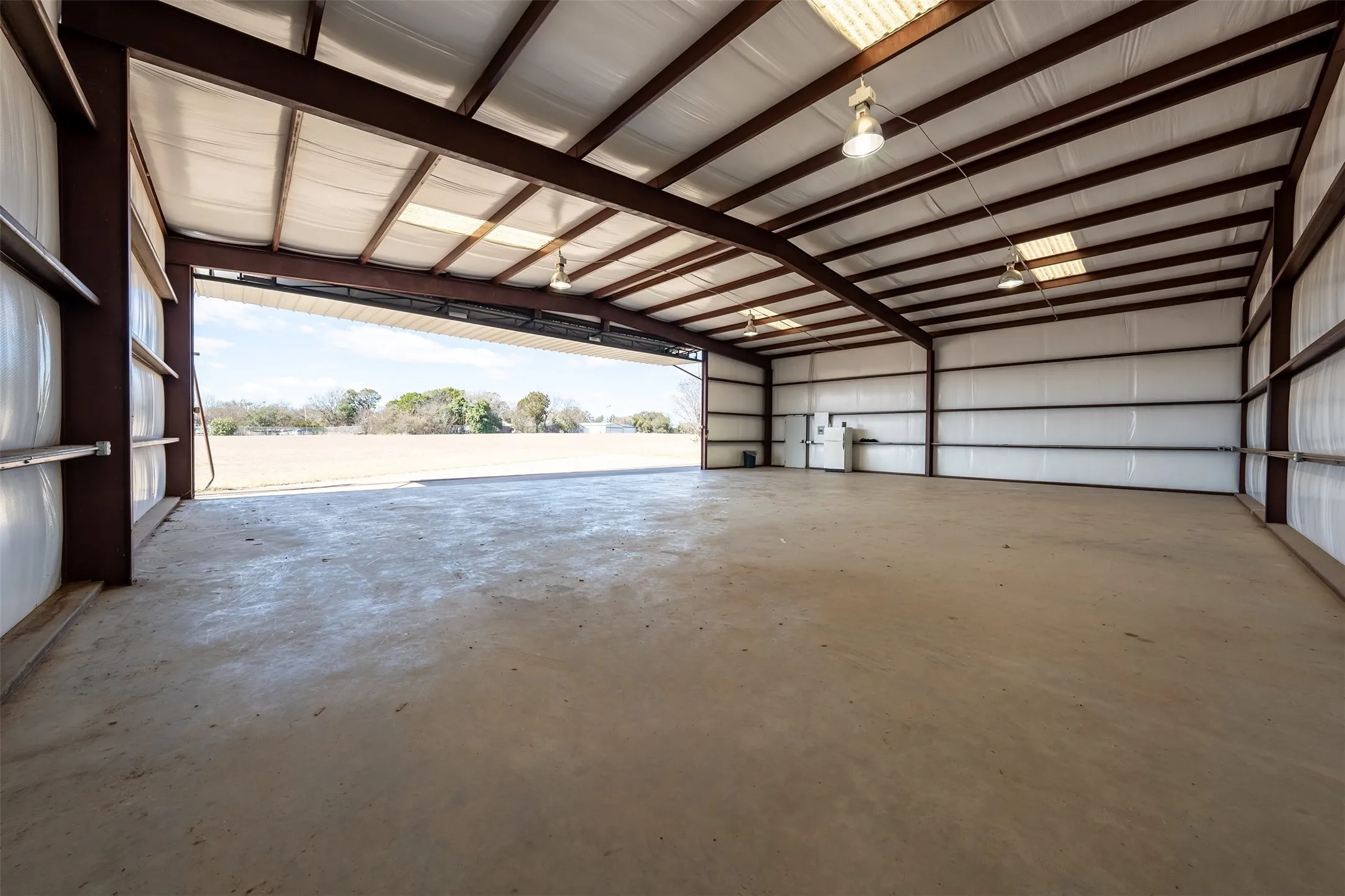 Manufactured Home For Sale in Bosque County , 470 County road 1812, Clifton, Texas 76634, 3 Bedroom, 2 Bathroom, 2 Garage spaces, 1,584 Sqft, built in 1973, mls#21409686, Real Estate Agent in Clifton, Homes For Sale in Bosque county, Homes For Sale in Clifton, Realtor in Clifton Texas, Real Estate Brokerage Independent Realty Texas, Luminita Cordes Realtor