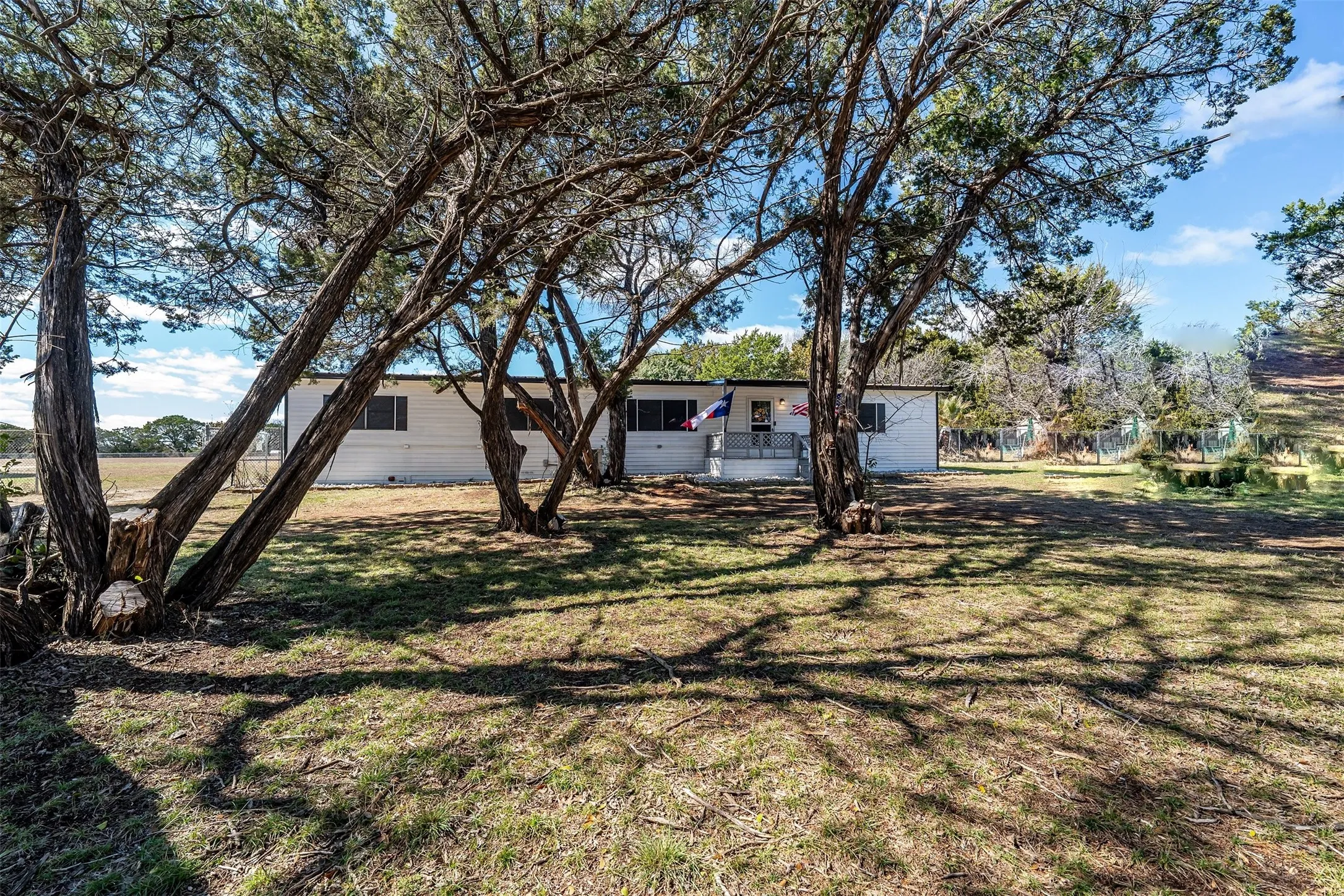 Manufactured Home For Sale in Bosque County , 470 County road 1812, Clifton, Texas 76634, 3 Bedroom, 2 Bathroom, 2 Garage spaces, 1,584 Sqft, built in 1973, mls#21409686, Real Estate Agent in Clifton, Homes For Sale in Bosque county, Homes For Sale in Clifton, Realtor in Clifton Texas, Real Estate Brokerage Independent Realty Texas, Luminita Cordes Realtor