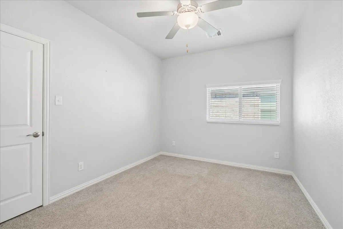 Single Family Residence For Rent in Denton County , 3013 Stallion Trail Way, Aubrey, Texas 76227, 3 Bedroom, 2 Bathroom, 2 Garage spaces, 1,684 Sqft, built in 2020, mls#21409860, Real Estate Agent in Aubrey, Homes For Rent in Denton county, Homes For Rent in Aubrey, Realtor in Aubrey Texas, Real Estate Brokerage Independent Realty Texas, Luminita Cordes Realtor