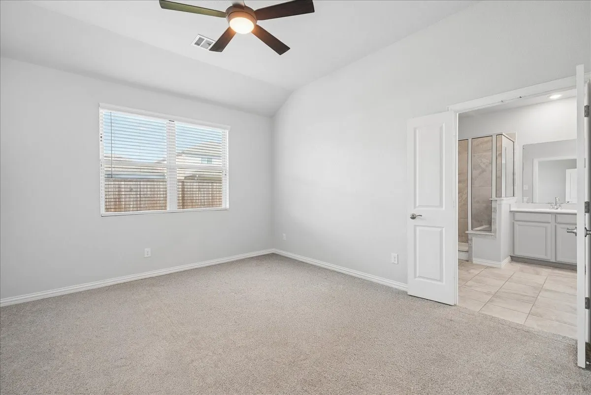 Single Family Residence For Rent in Denton County , 3013 Stallion Trail Way, Aubrey, Texas 76227, 3 Bedroom, 2 Bathroom, 2 Garage spaces, 1,684 Sqft, built in 2020, mls#21409860, Real Estate Agent in Aubrey, Homes For Rent in Denton county, Homes For Rent in Aubrey, Realtor in Aubrey Texas, Real Estate Brokerage Independent Realty Texas, Luminita Cordes Realtor