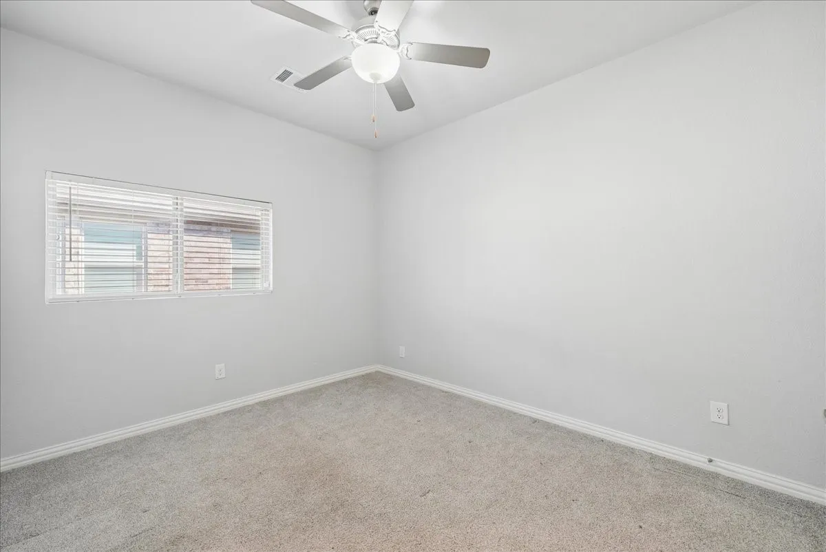 Single Family Residence For Rent in Denton County , 3013 Stallion Trail Way, Aubrey, Texas 76227, 3 Bedroom, 2 Bathroom, 2 Garage spaces, 1,684 Sqft, built in 2020, mls#21409860, Real Estate Agent in Aubrey, Homes For Rent in Denton county, Homes For Rent in Aubrey, Realtor in Aubrey Texas, Real Estate Brokerage Independent Realty Texas, Luminita Cordes Realtor