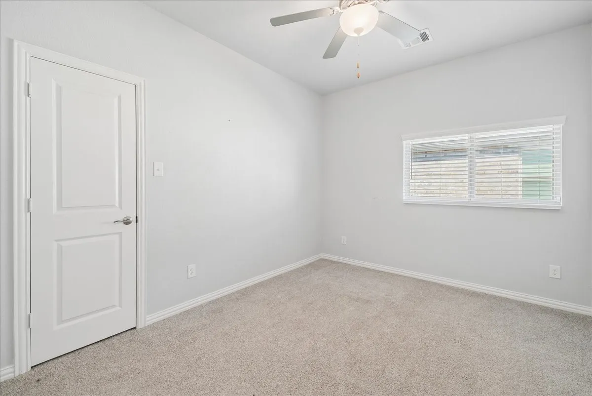 Single Family Residence For Rent in Denton County , 3013 Stallion Trail Way, Aubrey, Texas 76227, 3 Bedroom, 2 Bathroom, 2 Garage spaces, 1,684 Sqft, built in 2020, mls#21409860, Real Estate Agent in Aubrey, Homes For Rent in Denton county, Homes For Rent in Aubrey, Realtor in Aubrey Texas, Real Estate Brokerage Independent Realty Texas, Luminita Cordes Realtor