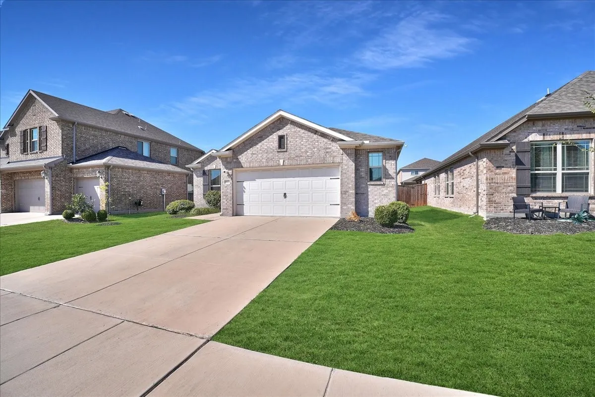 Single Family Residence For Rent