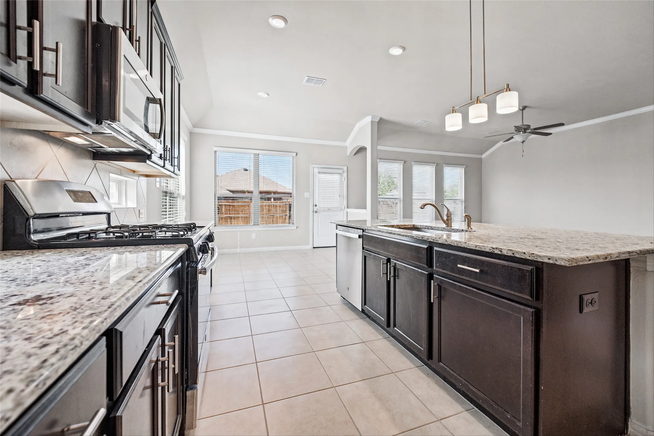Single Family Residence For Sale in Denton County , 14629 Viking Lane, Fort Worth, Texas 76177, 4 Bedroom, 3 Bathroom, 2 Garage spaces, 3,007 Sqft, built in 2017, mls#21410031, Real Estate Agent in Fort Worth, Homes For Sale in Denton county, Homes For Sale in Fort Worth, Realtor in Fort Worth Texas, Real Estate Brokerage Independent Realty Texas, Luminita Cordes Realtor