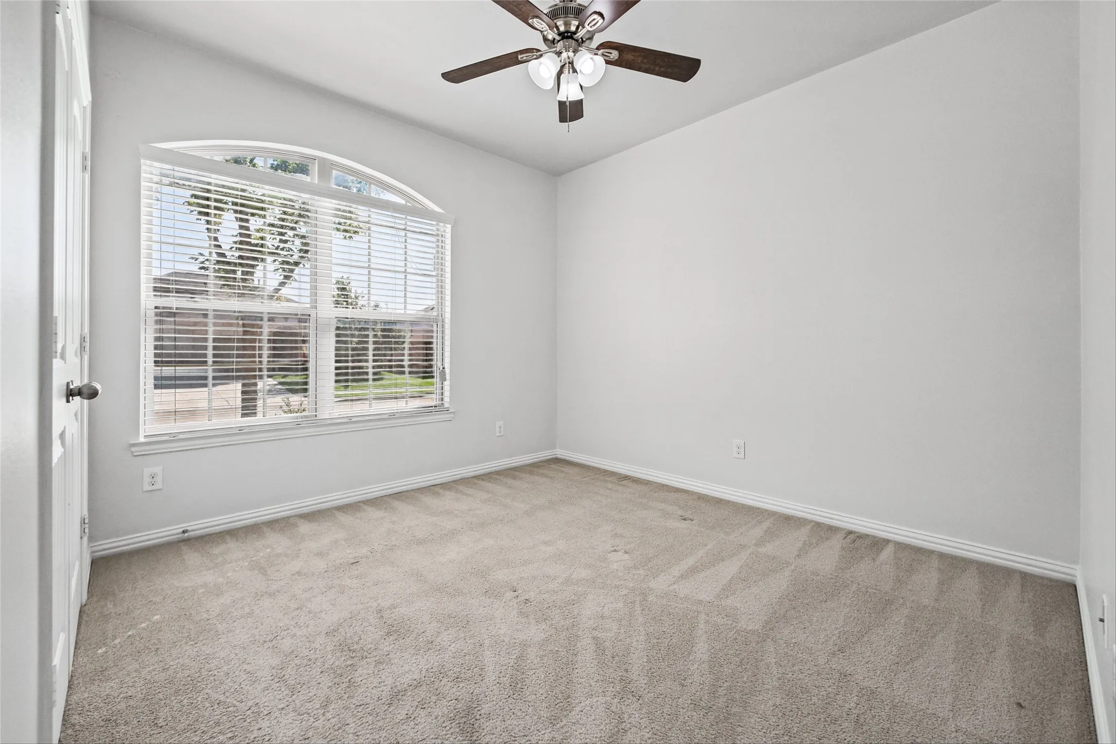 Single Family Residence For Sale in Denton County , 14629 Viking Lane, Fort Worth, Texas 76177, 4 Bedroom, 3 Bathroom, 2 Garage spaces, 3,007 Sqft, built in 2017, mls#21410031, Real Estate Agent in Fort Worth, Homes For Sale in Denton county, Homes For Sale in Fort Worth, Realtor in Fort Worth Texas, Real Estate Brokerage Independent Realty Texas, Luminita Cordes Realtor