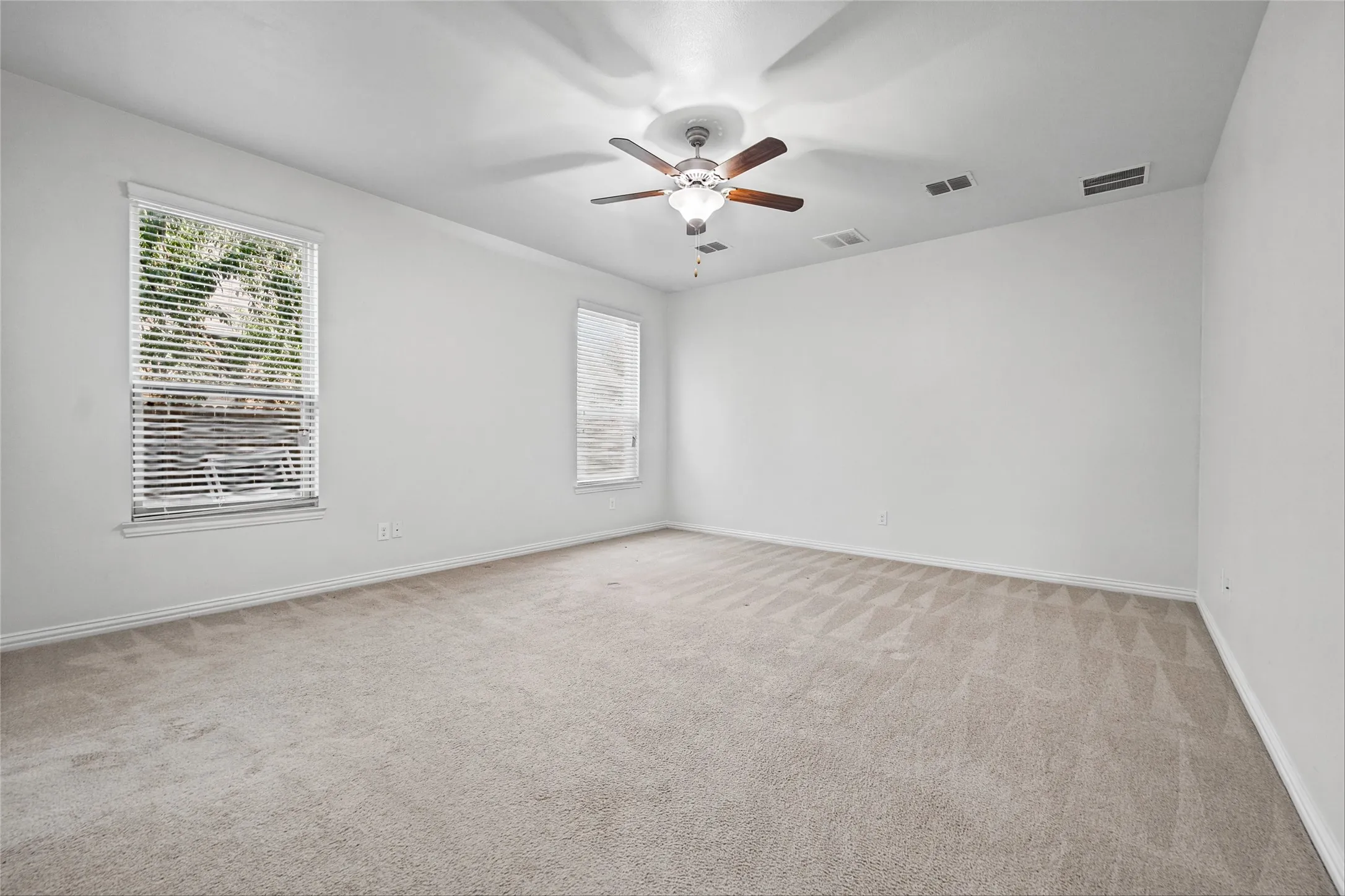 Single Family Residence For Sale in Denton County , 14629 Viking Lane, Fort Worth, Texas 76177, 4 Bedroom, 3 Bathroom, 2 Garage spaces, 3,007 Sqft, built in 2017, mls#21410031, Real Estate Agent in Fort Worth, Homes For Sale in Denton county, Homes For Sale in Fort Worth, Realtor in Fort Worth Texas, Real Estate Brokerage Independent Realty Texas, Luminita Cordes Realtor