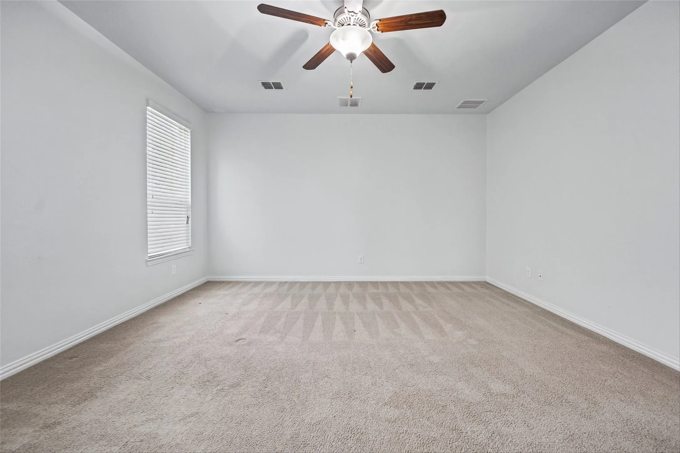 Single Family Residence For Sale in Denton County , 14629 Viking Lane, Fort Worth, Texas 76177, 4 Bedroom, 3 Bathroom, 2 Garage spaces, 3,007 Sqft, built in 2017, mls#21410031, Real Estate Agent in Fort Worth, Homes For Sale in Denton county, Homes For Sale in Fort Worth, Realtor in Fort Worth Texas, Real Estate Brokerage Independent Realty Texas, Luminita Cordes Realtor