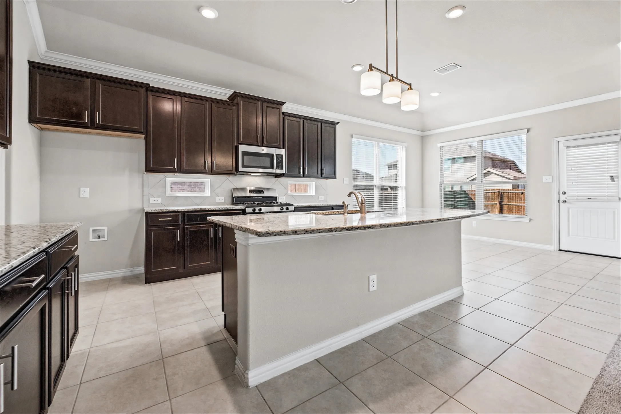 Single Family Residence For Sale in Denton County , 14629 Viking Lane, Fort Worth, Texas 76177, 4 Bedroom, 3 Bathroom, 2 Garage spaces, 3,007 Sqft, built in 2017, mls#21410031, Real Estate Agent in Fort Worth, Homes For Sale in Denton county, Homes For Sale in Fort Worth, Realtor in Fort Worth Texas, Real Estate Brokerage Independent Realty Texas, Luminita Cordes Realtor
