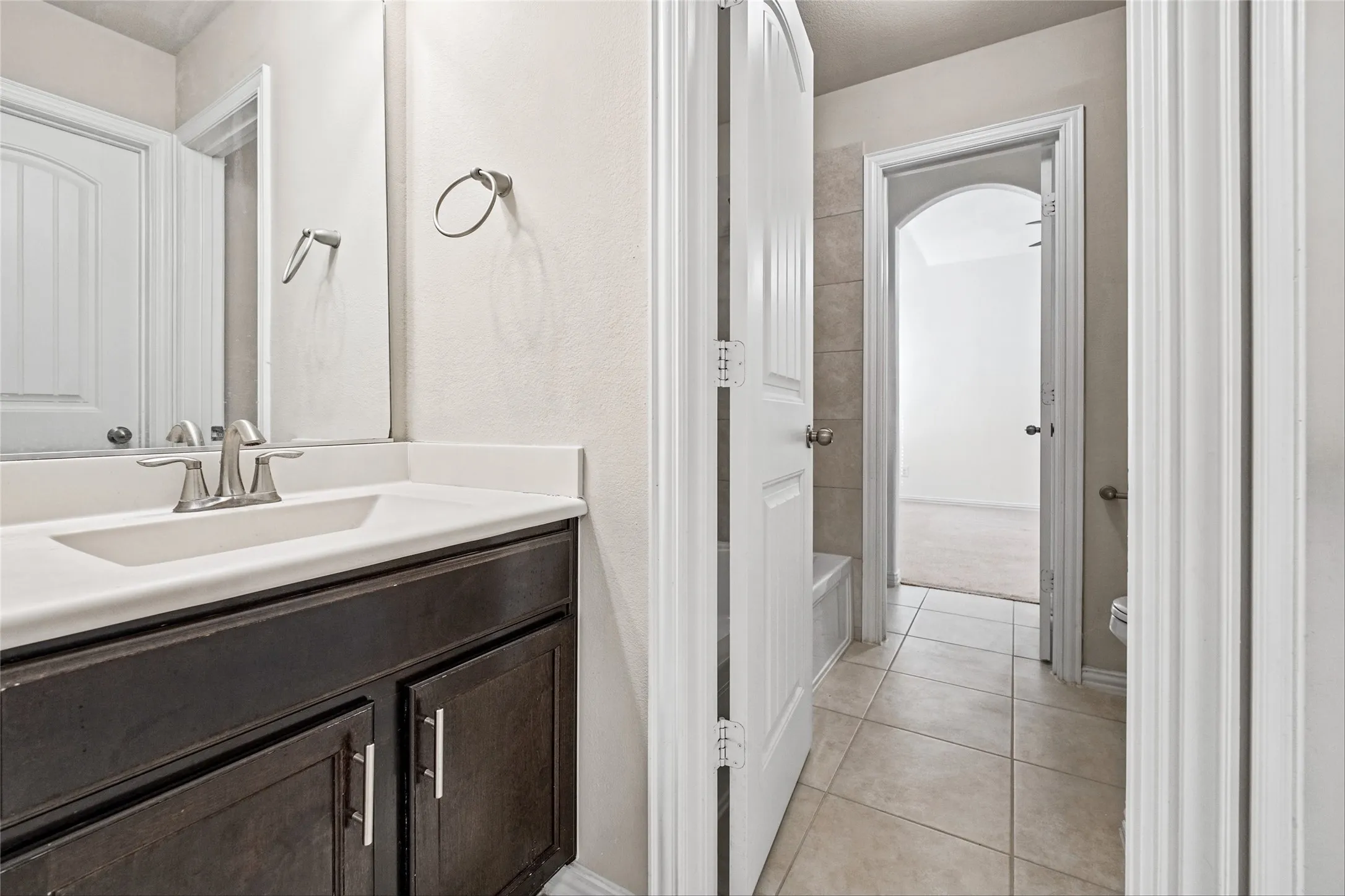 Single Family Residence For Sale in Denton County , 14629 Viking Lane, Fort Worth, Texas 76177, 4 Bedroom, 3 Bathroom, 2 Garage spaces, 3,007 Sqft, built in 2017, mls#21410031, Real Estate Agent in Fort Worth, Homes For Sale in Denton county, Homes For Sale in Fort Worth, Realtor in Fort Worth Texas, Real Estate Brokerage Independent Realty Texas, Luminita Cordes Realtor