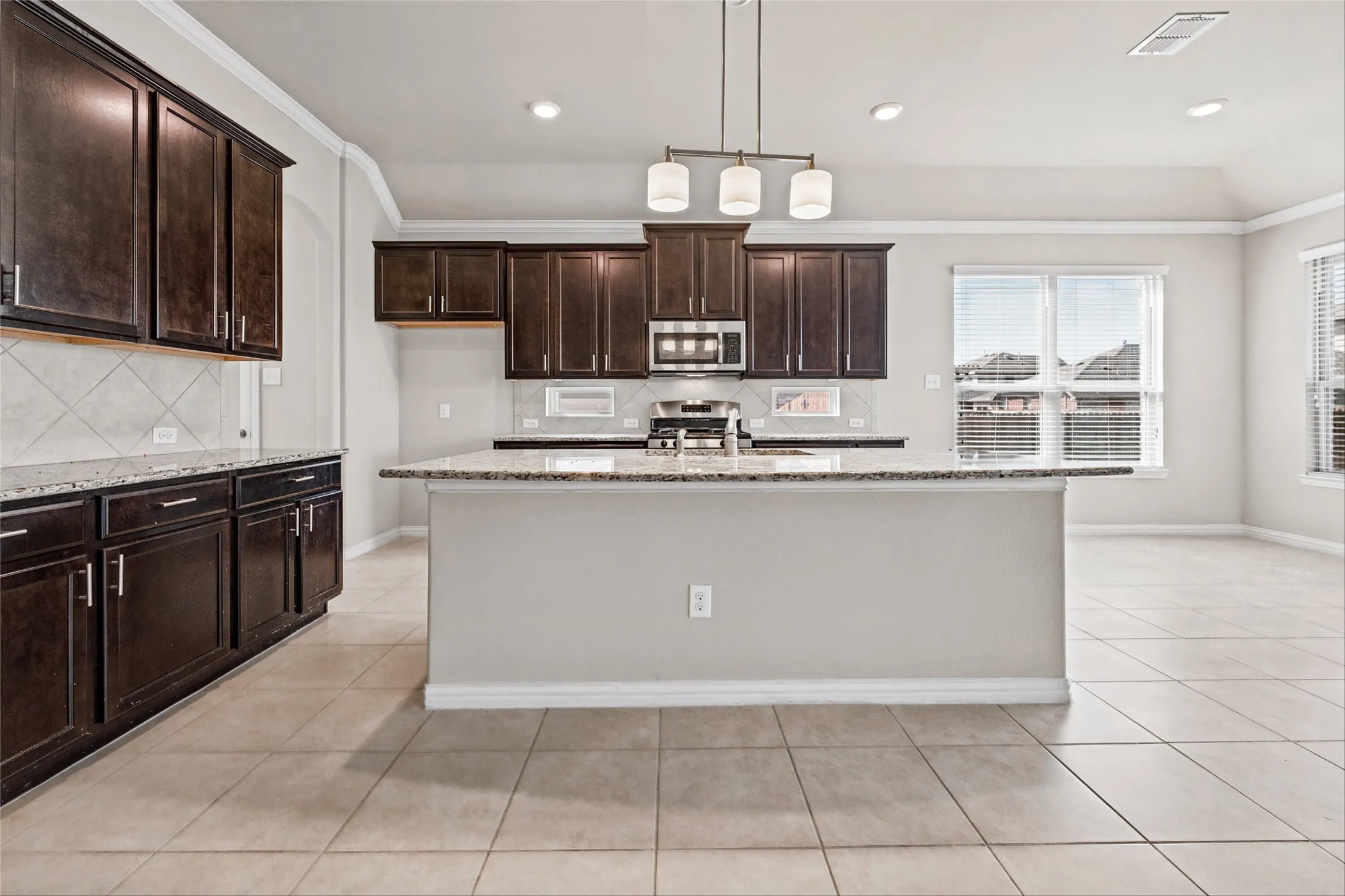 Single Family Residence For Sale in Denton County , 14629 Viking Lane, Fort Worth, Texas 76177, 4 Bedroom, 3 Bathroom, 2 Garage spaces, 3,007 Sqft, built in 2017, mls#21410031, Real Estate Agent in Fort Worth, Homes For Sale in Denton county, Homes For Sale in Fort Worth, Realtor in Fort Worth Texas, Real Estate Brokerage Independent Realty Texas, Luminita Cordes Realtor