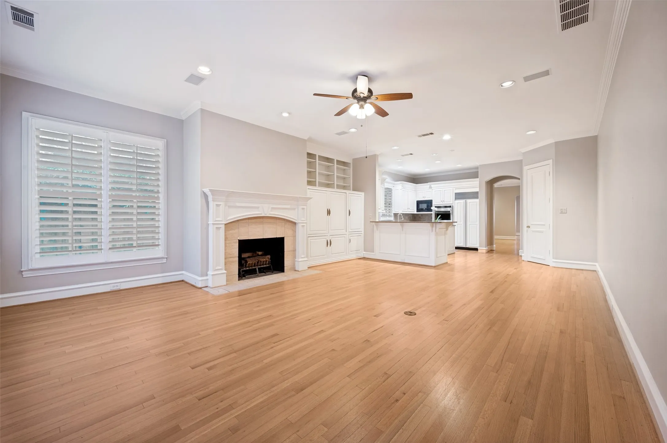 Single Family Residence For Rent in Dallas County , 3448 Granada Avenue, University Park, Texas 75205, 4 Bedroom, 4 Bathroom, 2 Garage spaces, 3,352 Sqft, built in 1997, mls#21409881, Real Estate Agent in University Park, Homes For Rent in Dallas county, Homes For Rent in University Park, Realtor in University Park Texas, Real Estate Brokerage Independent Realty Texas, Luminita Cordes Realtor