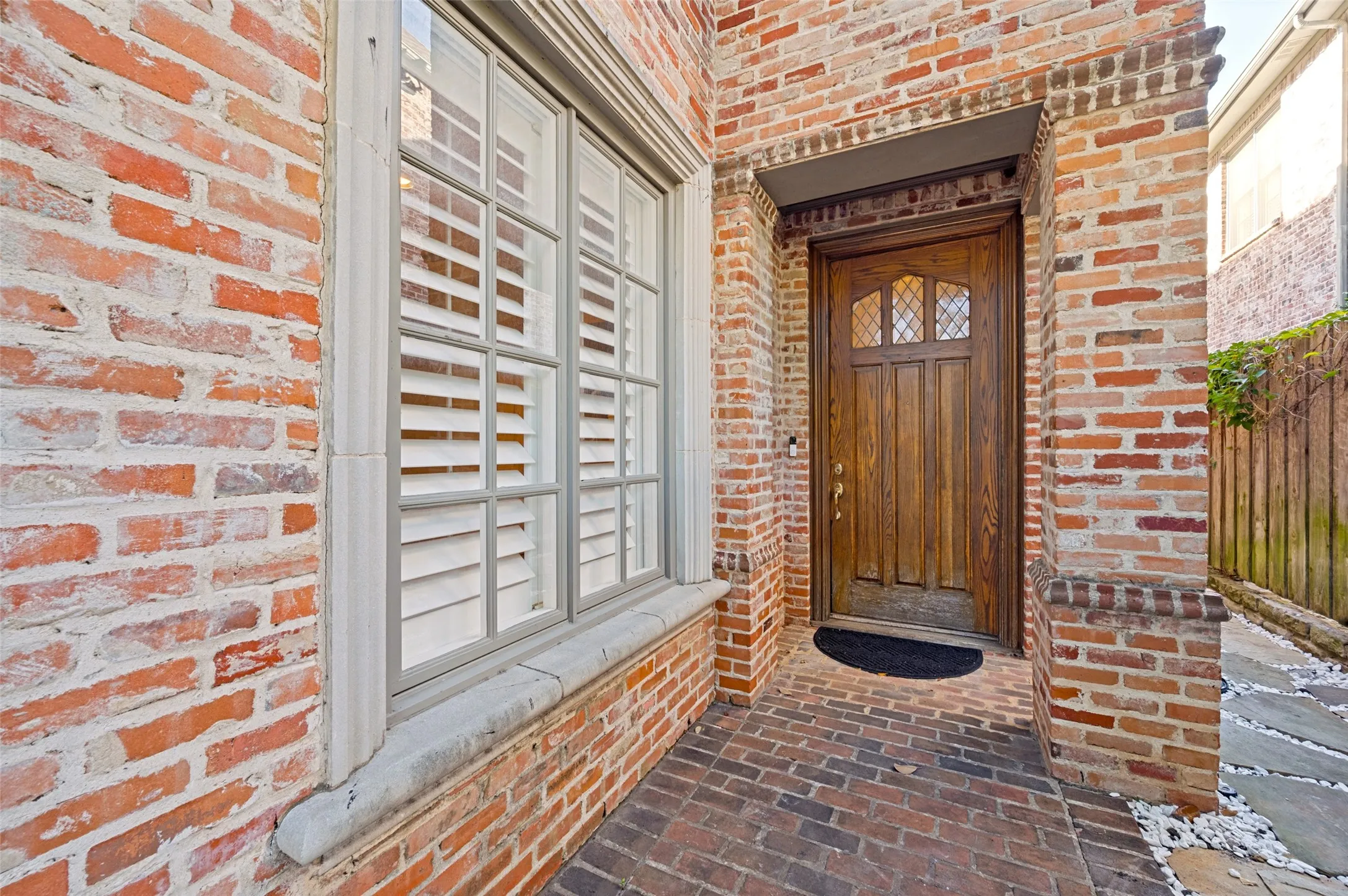 Single Family Residence For Rent in Dallas County , 3448 Granada Avenue, University Park, Texas 75205, 4 Bedroom, 4 Bathroom, 2 Garage spaces, 3,352 Sqft, built in 1997, mls#21409881, Real Estate Agent in University Park, Homes For Rent in Dallas county, Homes For Rent in University Park, Realtor in University Park Texas, Real Estate Brokerage Independent Realty Texas, Luminita Cordes Realtor