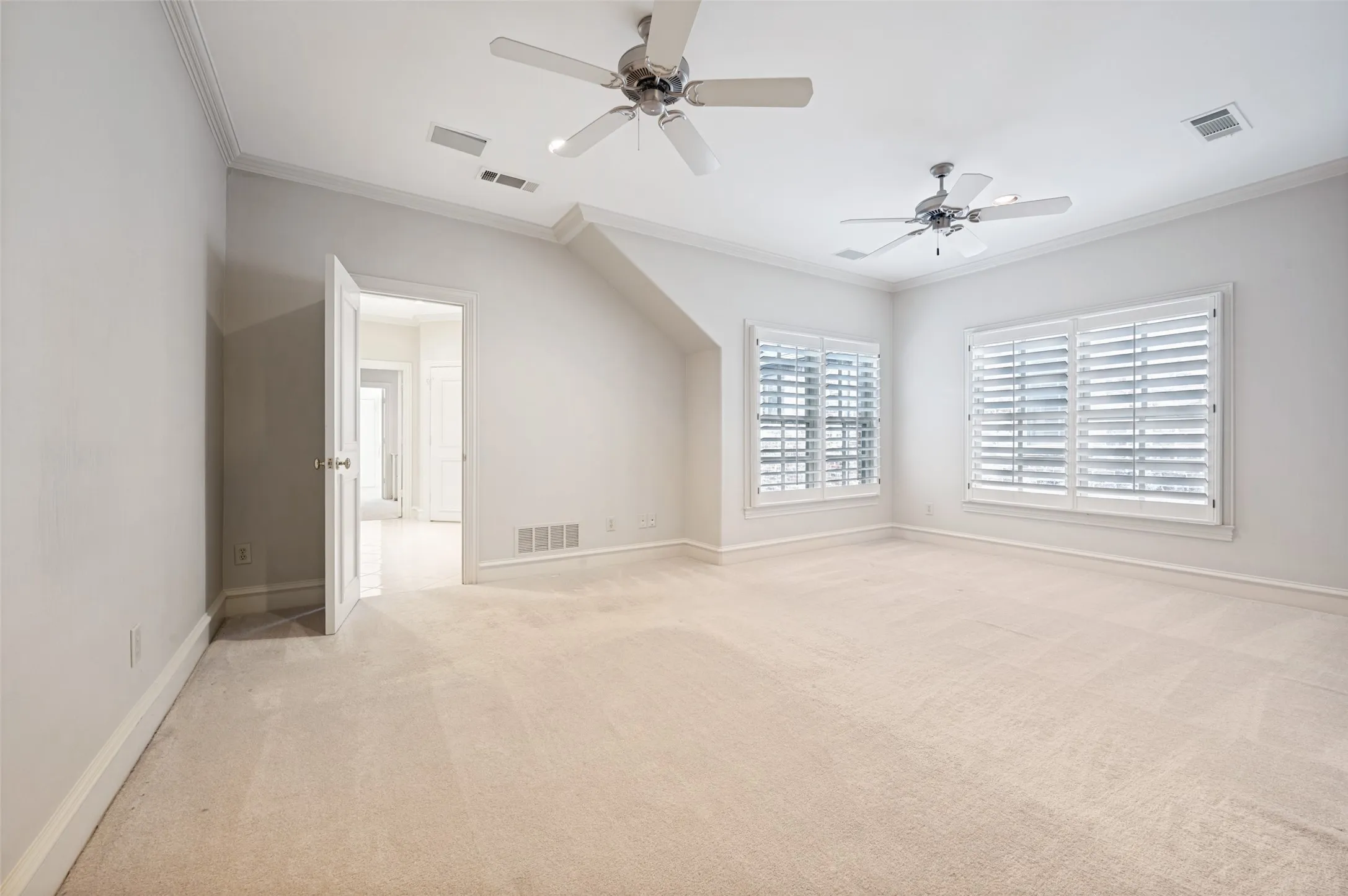 Single Family Residence For Rent in Dallas County , 3448 Granada Avenue, University Park, Texas 75205, 4 Bedroom, 4 Bathroom, 2 Garage spaces, 3,352 Sqft, built in 1997, mls#21409881, Real Estate Agent in University Park, Homes For Rent in Dallas county, Homes For Rent in University Park, Realtor in University Park Texas, Real Estate Brokerage Independent Realty Texas, Luminita Cordes Realtor