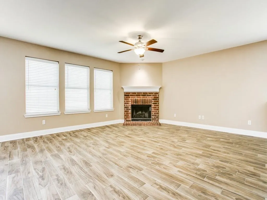 FAMILY ROOM FIREPLACE!