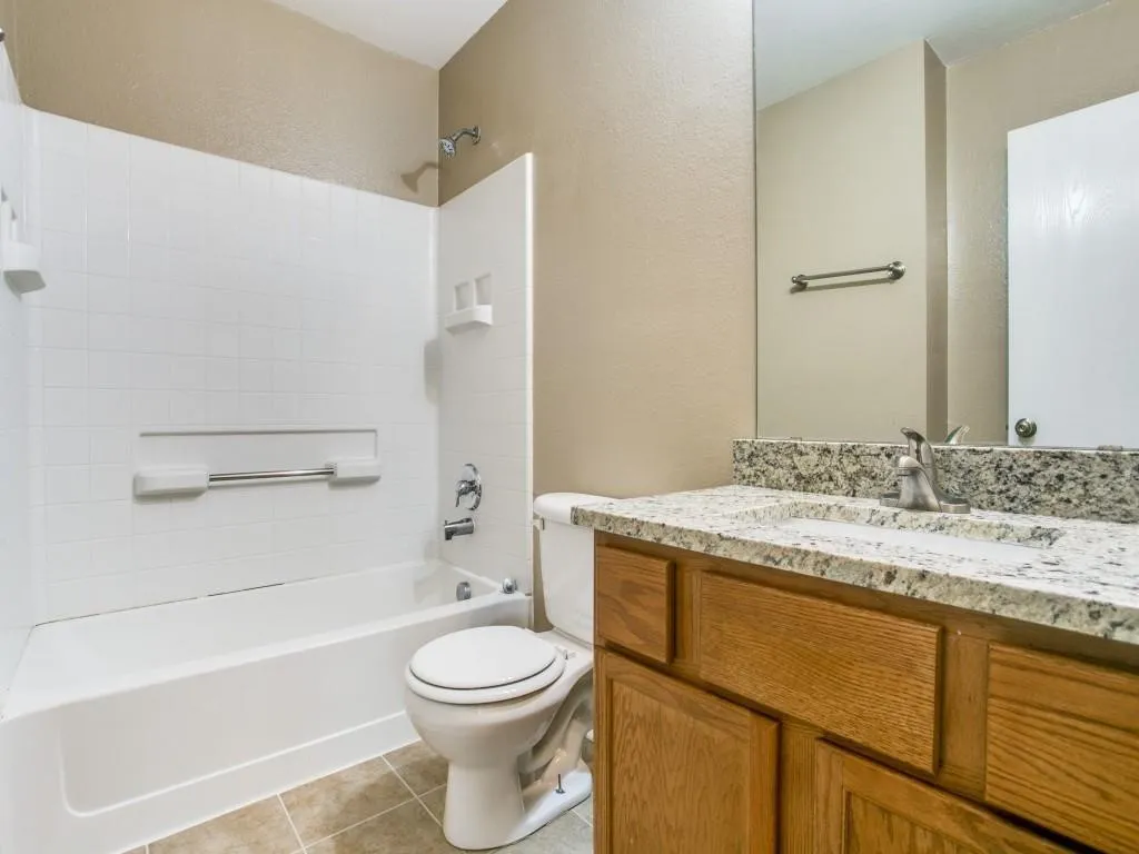 GUEST BATHROOM!
