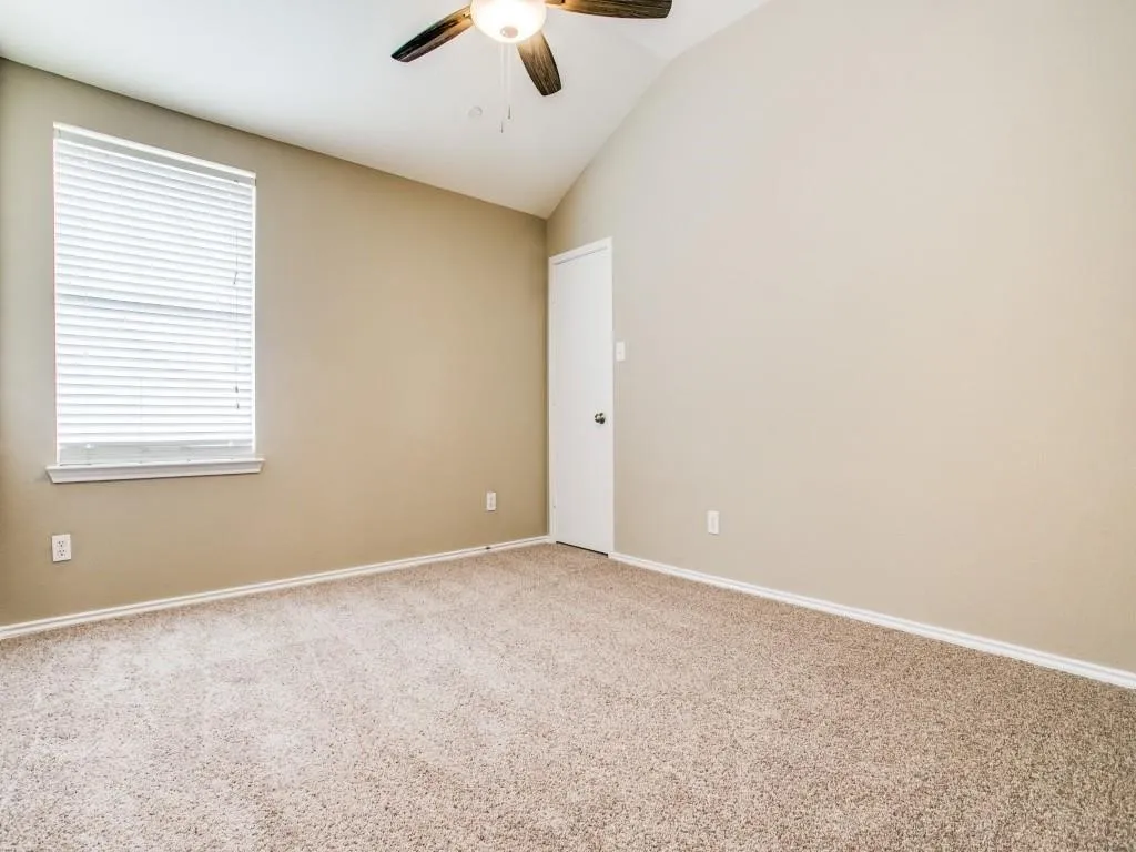 LARGE GUEST BEDROOMS WITH WALK-IN CLOSET!