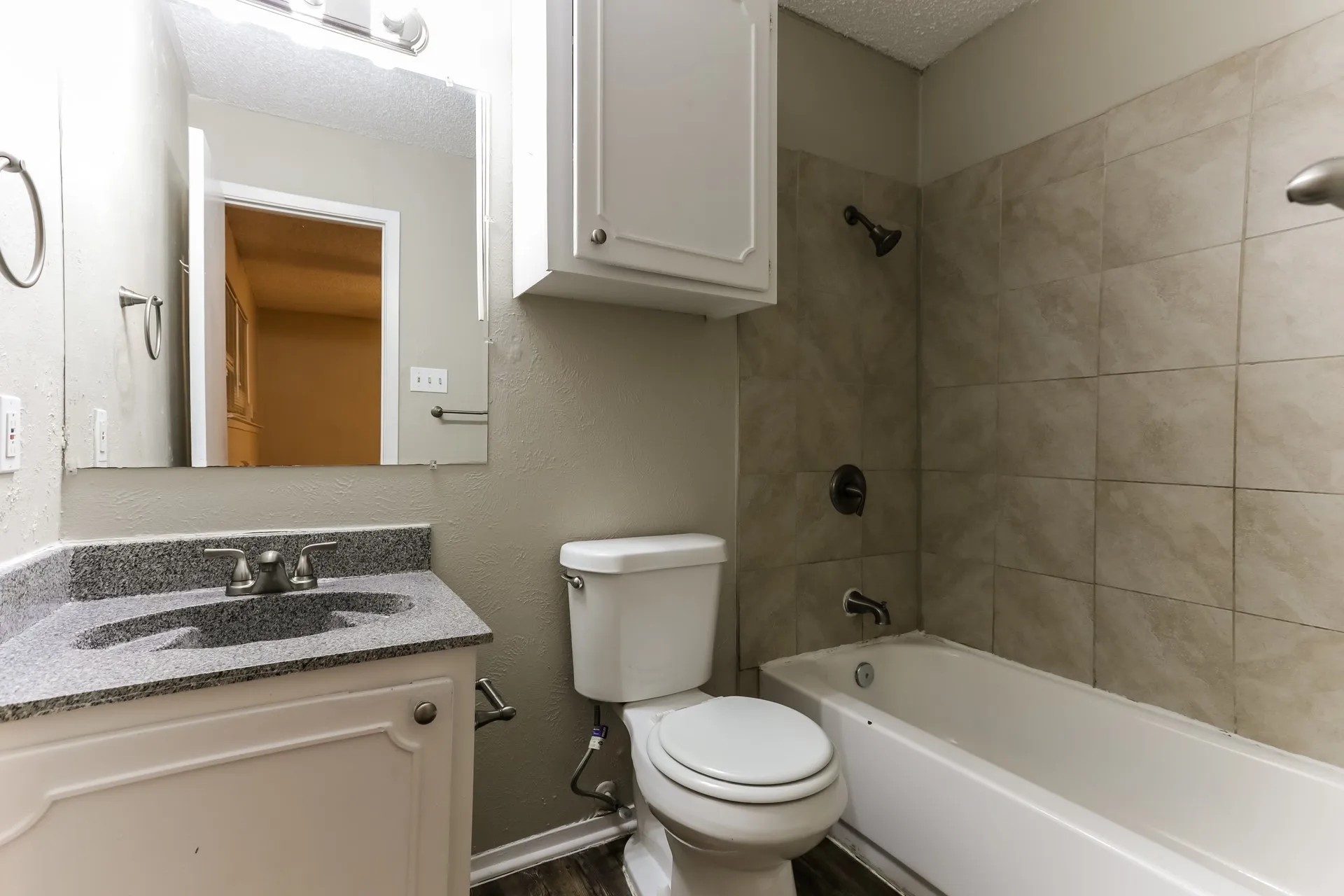 Single Family Residence For Rent in Tarrant County , 604 Circleview Drive, Mansfield, Texas 76063, 3 Bedroom, 2 Bathroom, 2 Garage spaces, 1,284 Sqft, built in 1981, mls#21410038, Real Estate Agent in Mansfield, Homes For Rent in Tarrant county, Homes For Rent in Mansfield, Realtor in Mansfield Texas, Real Estate Brokerage Independent Realty Texas, Luminita Cordes Realtor