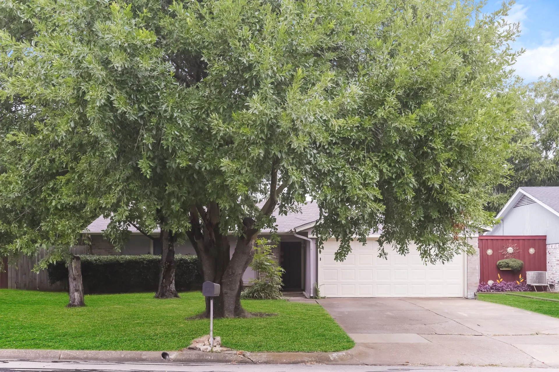 Single Family Residence For Rent