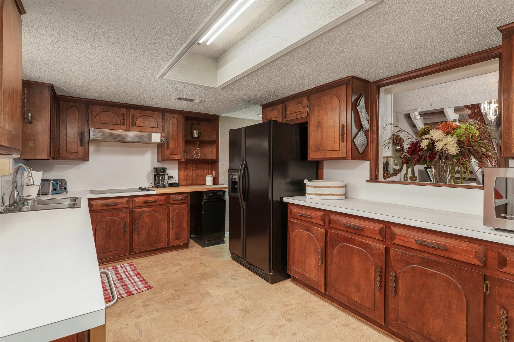 Single Family Residence For Sale in Tarrant County , 1803 Arrowhead Drive, Pantego, Texas 76013, 4 Bedroom, 3 Bathroom, 2 Garage spaces, 3,008 Sqft, built in 1968, mls#21397095, Real Estate Agent in Pantego, Homes For Sale in Tarrant county, Homes For Sale in Pantego, Realtor in Pantego Texas, Real Estate Brokerage Independent Realty Texas, Luminita Cordes Realtor
