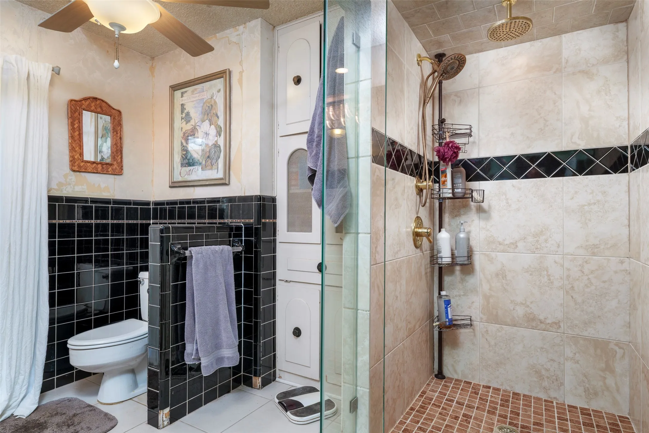 Single Family Residence For Sale in Tarrant County , 1803 Arrowhead Drive, Pantego, Texas 76013, 4 Bedroom, 3 Bathroom, 2 Garage spaces, 3,008 Sqft, built in 1968, mls#21397095, Real Estate Agent in Pantego, Homes For Sale in Tarrant county, Homes For Sale in Pantego, Realtor in Pantego Texas, Real Estate Brokerage Independent Realty Texas, Luminita Cordes Realtor