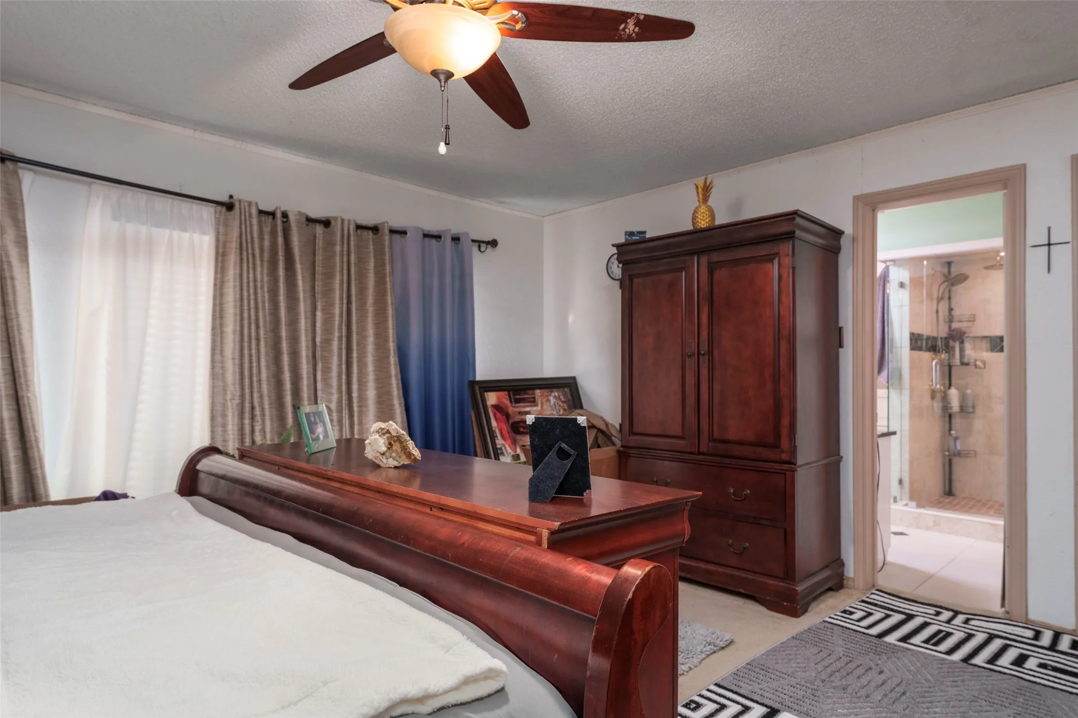 Single Family Residence For Sale in Tarrant County , 1803 Arrowhead Drive, Pantego, Texas 76013, 4 Bedroom, 3 Bathroom, 2 Garage spaces, 3,008 Sqft, built in 1968, mls#21397095, Real Estate Agent in Pantego, Homes For Sale in Tarrant county, Homes For Sale in Pantego, Realtor in Pantego Texas, Real Estate Brokerage Independent Realty Texas, Luminita Cordes Realtor